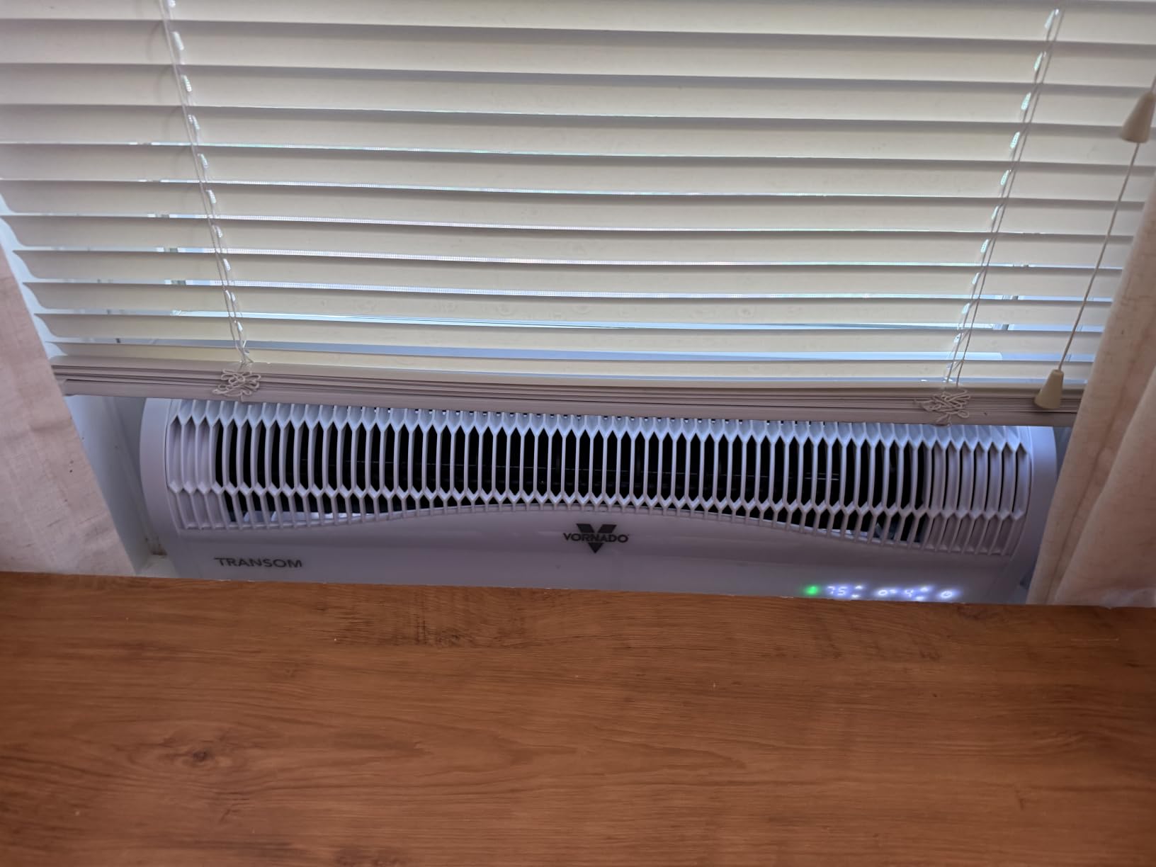 Vornado TRANSOM Window Fan with 4 Speeds, Remote Control, Reversible Exhaust Mode, Weather Resistant Case, Whole Room, Ice White customer photo 1
