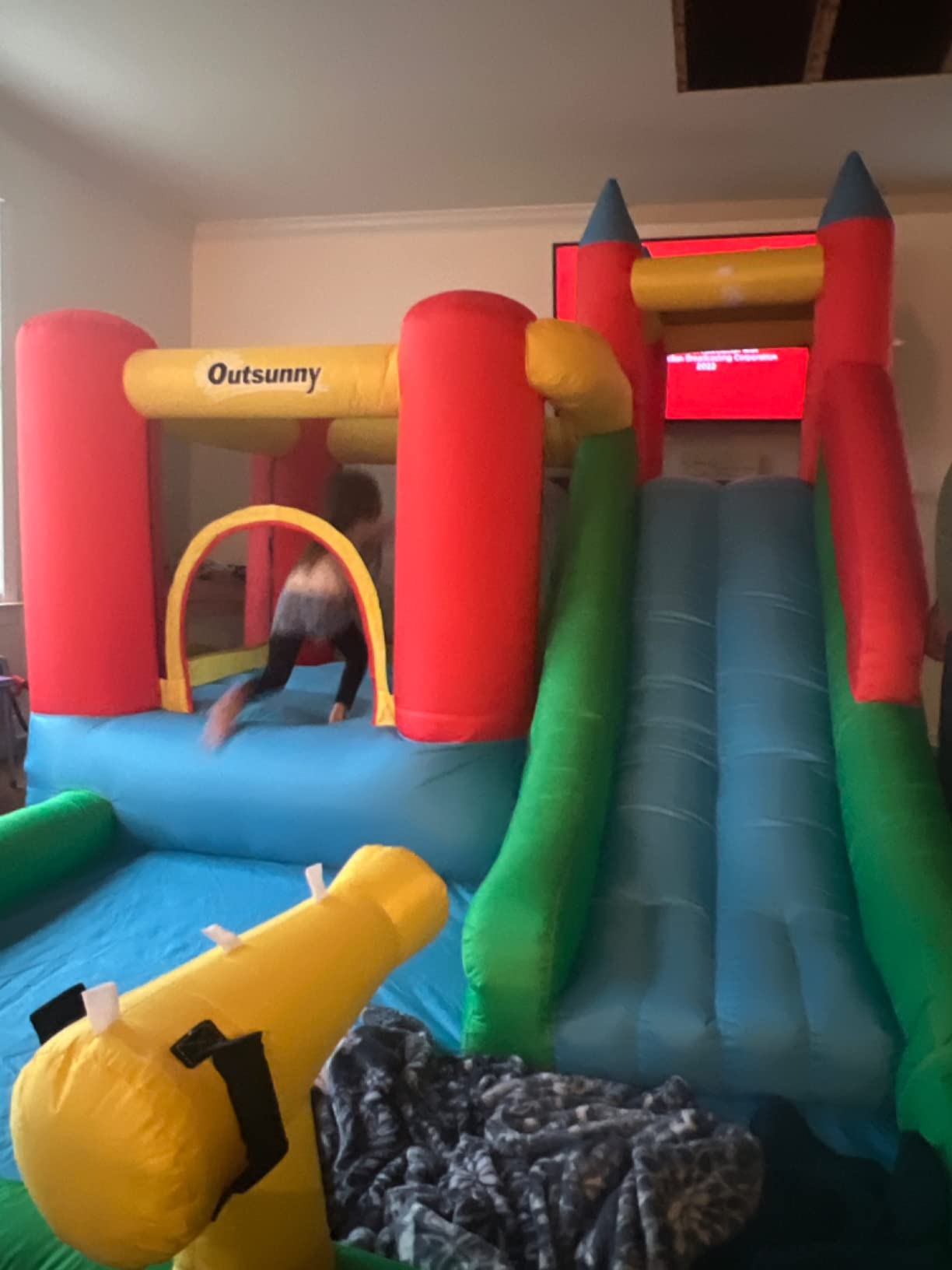 Outsunny 6-in-1 Kids Bounce House Inflatable Water Slide with Pool, Water Cannon, Climbing Wall, Inflator Included, Jumping Castle Kids Backyard Activity Outdoor Water Play Toy customer photo 2
