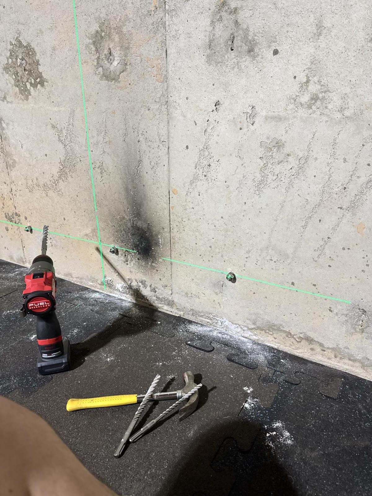 CIGMAN Laser Level Self Leveling 3x360° for Picture Hanging & Construction customer photo 2