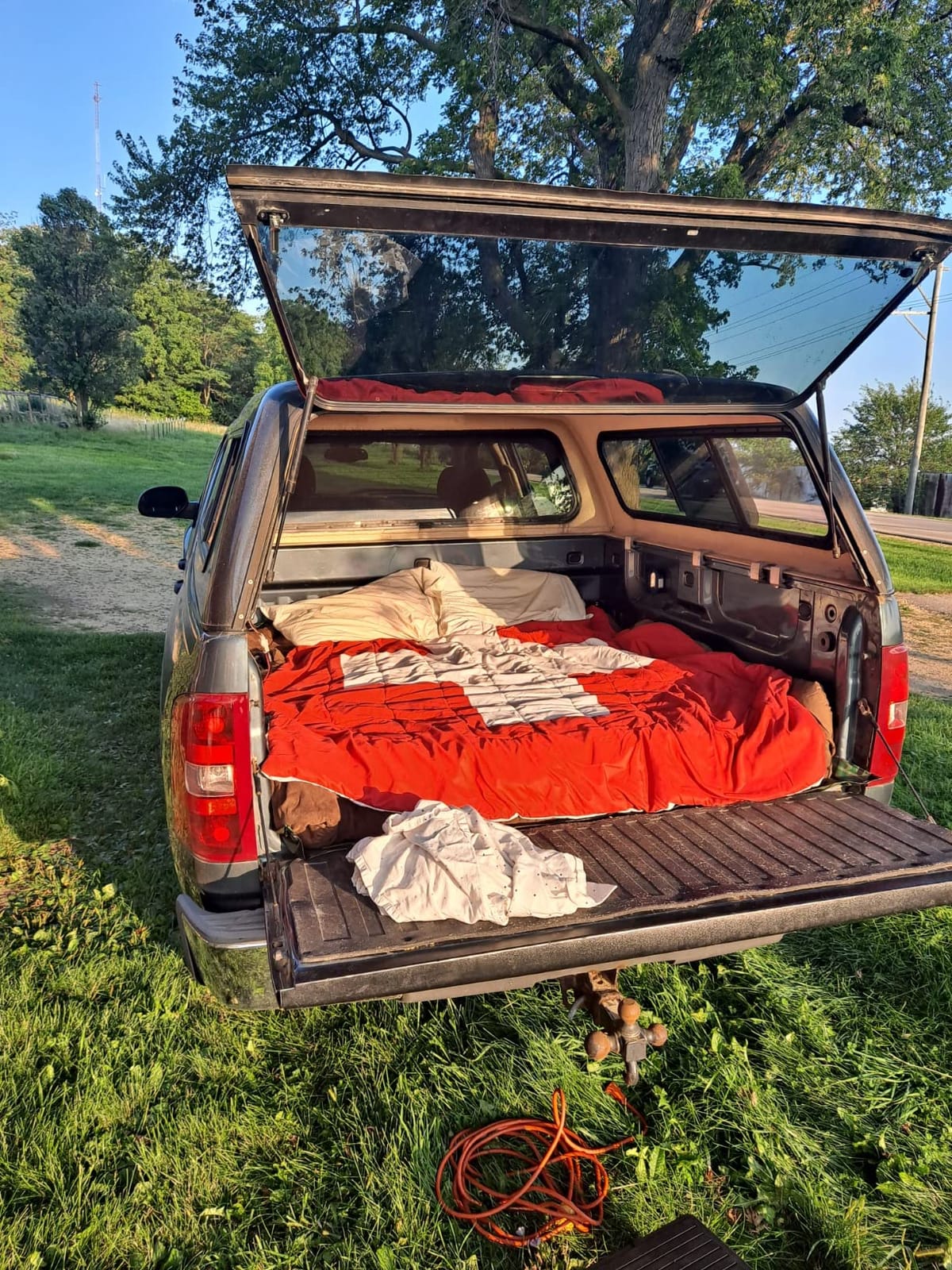 Offroading Gear Inflatable Truck Bed Air Mattress | 6ft to 6.5ft Truck Box | Trekway | Converts to Full Double Size Bed | Durable and Waterproof Compatible with F150, Ram, Supercrew, etc. customer photo 1