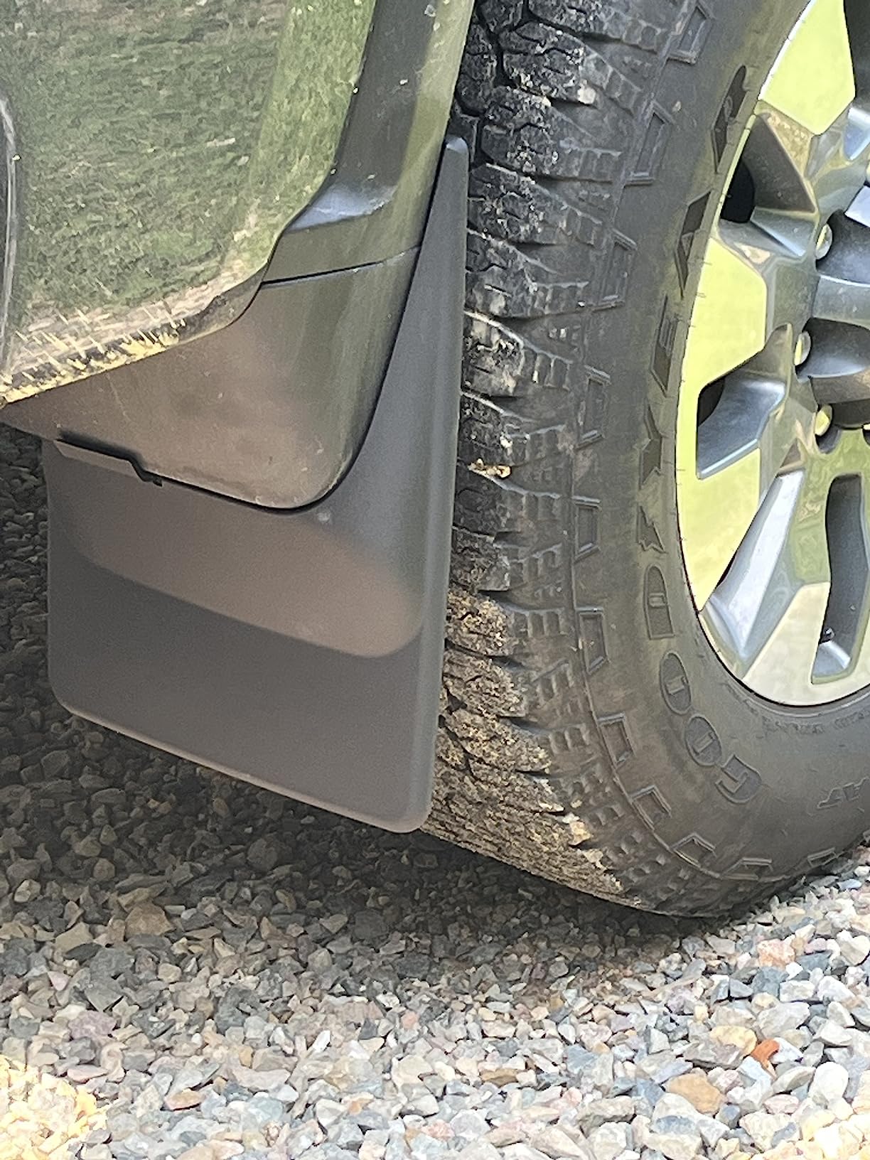 WeatherTech Custom No Drill Splash Guard MudFlaps for Chevrolet Silverado 2500HD/3500HD, Silverado 2500HD/3500HD - Front & Rear Set (110118-120118), Black customer photo 2