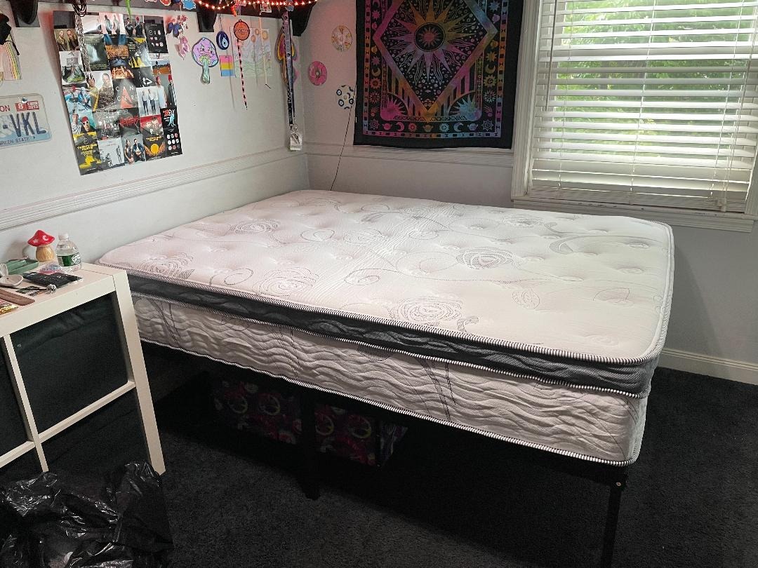 ZIYOO Queen Size Bed Frame 18 Inches Tall, 3 Inches Wide Wood Slats with 3500 Pounds Support for Foam Mattress, No Box Spring Needed, Heavy Duty Metal Platform, Easy Assembly, Noise Free customer photo 2
