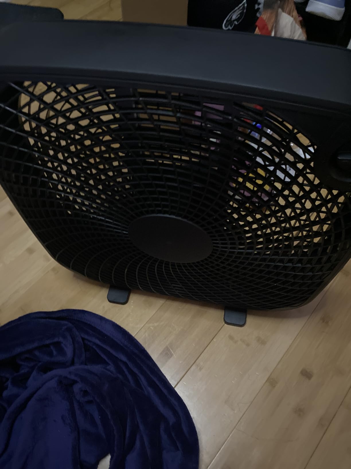 Amazon Basics 3-Speed Box Fan for Bedroom, Portable with Carry Handle, Powerful Airflow, 5 Blades, Lightweight Design, 67 Watts, 20-Inch, Black, 6.8