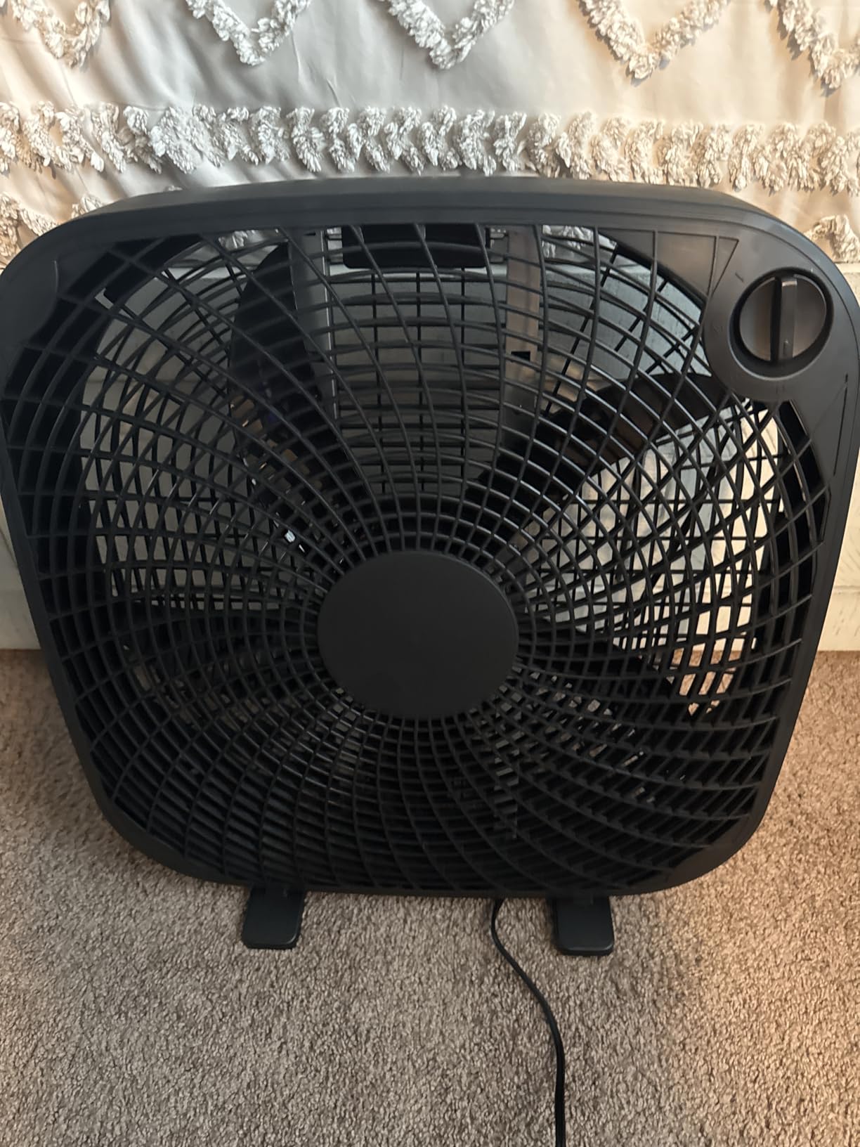 Amazon Basics 3-Speed Box Fan for Bedroom, Portable with Carry Handle, Powerful Airflow, 5 Blades, Lightweight Design, 67 Watts, 20-Inch, Black, 6.8