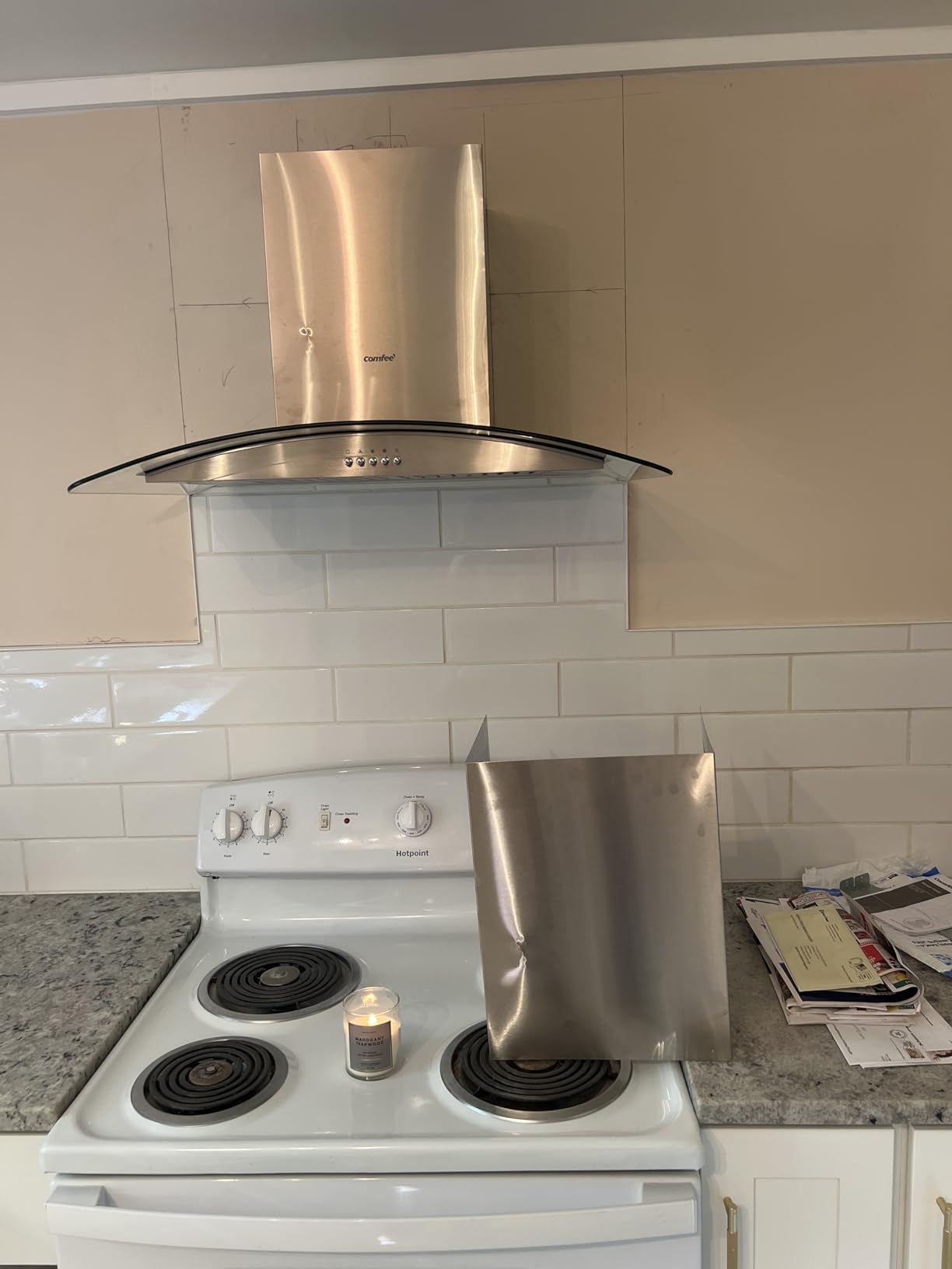 COMFEE' 30 Inch Wall Mount Range Hood, 450 CFM Ductless/Ducted Convertible customer photo 1