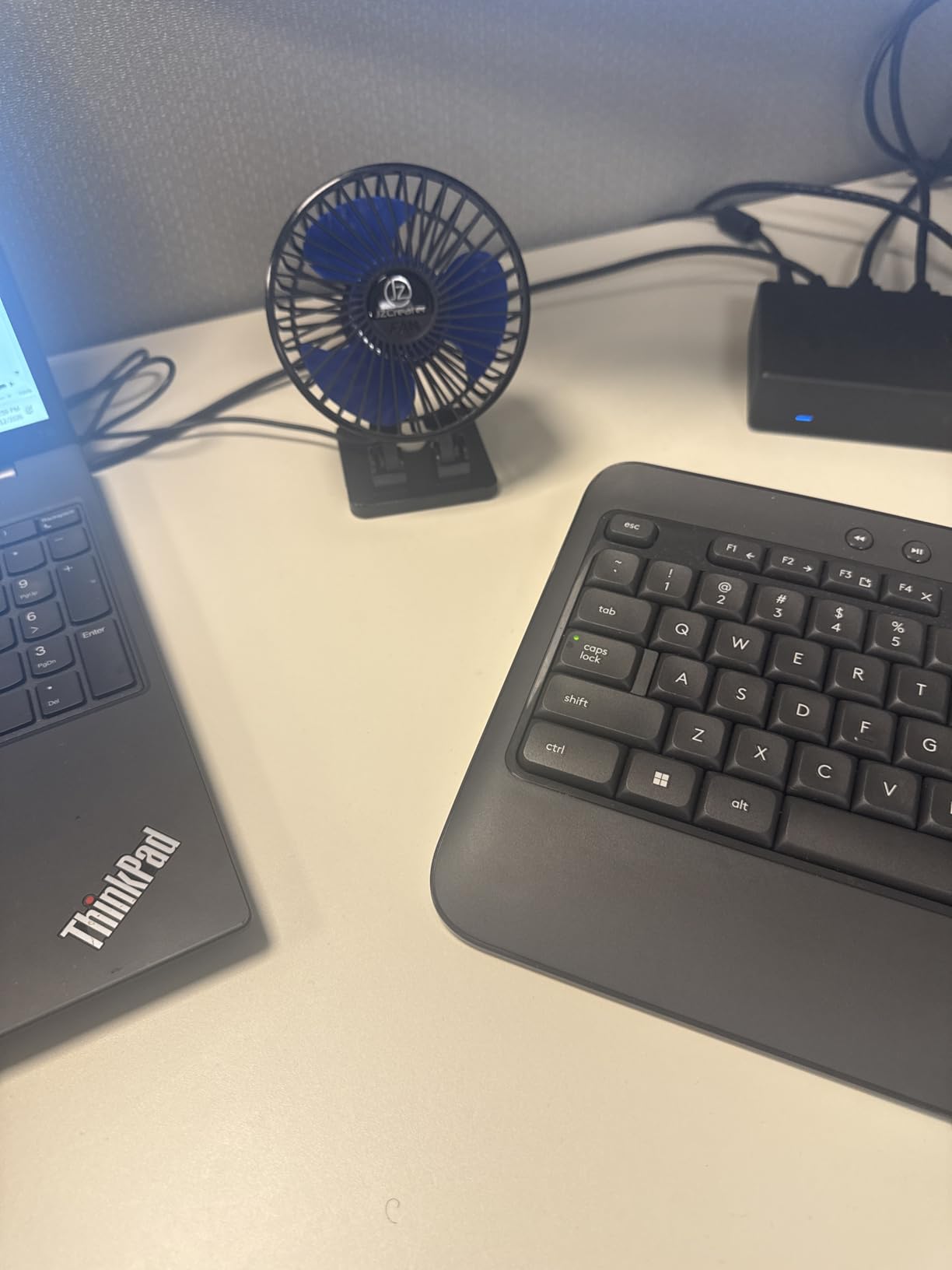 JZCreater USB Desk Fan, Mini Portable Fans, 3 Speeds Desktop Table Cooling Fan, Plug in Power, Rotation Strong Wind, Quiet Personal Small for Home Office Travel Bedroom, Black Blue customer photo 1