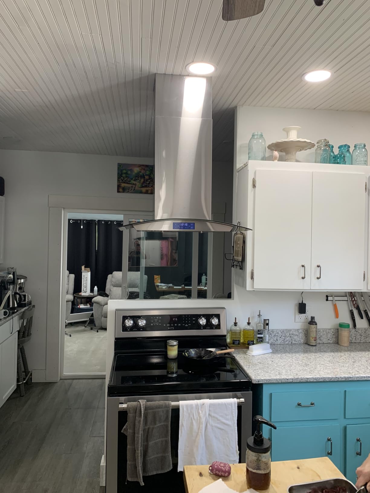 JOEAONZ 36 Inch Island Range Hood 700CFM Gesture & Touch Control Ceiling Mount Stainless Steel Ducted/Ductless Convertible, Ceiling Mount Vent Hood, Baffle Filter Exhaust Fan Extractor customer photo 2