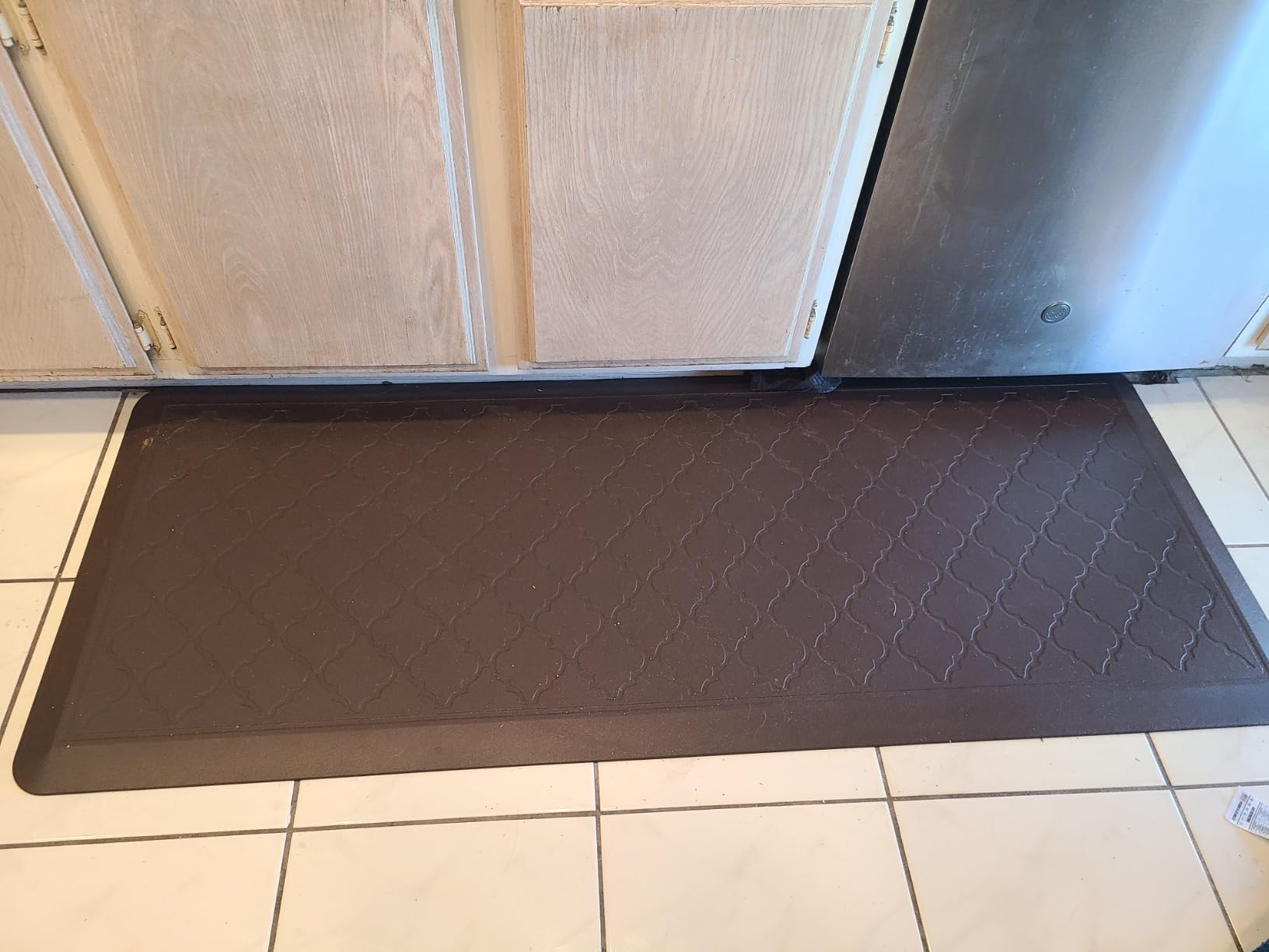 3/4'' Extra Support Anti Fatigue Comfort Mat for Standing Desks, Waterproof Kitchen Floor Mat, Non-Slip Standing Kitchen Mat for Offices, Home, Garages (Taupe Wood Grain, 20''x39'') customer photo 1