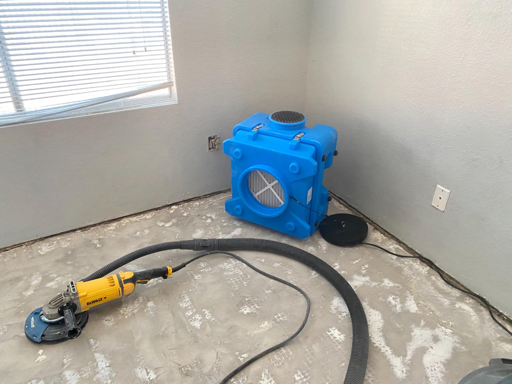 CADPXS Shield-550 Air Scrubber 550 CFM for Interior Renovation, Grey customer photo 1