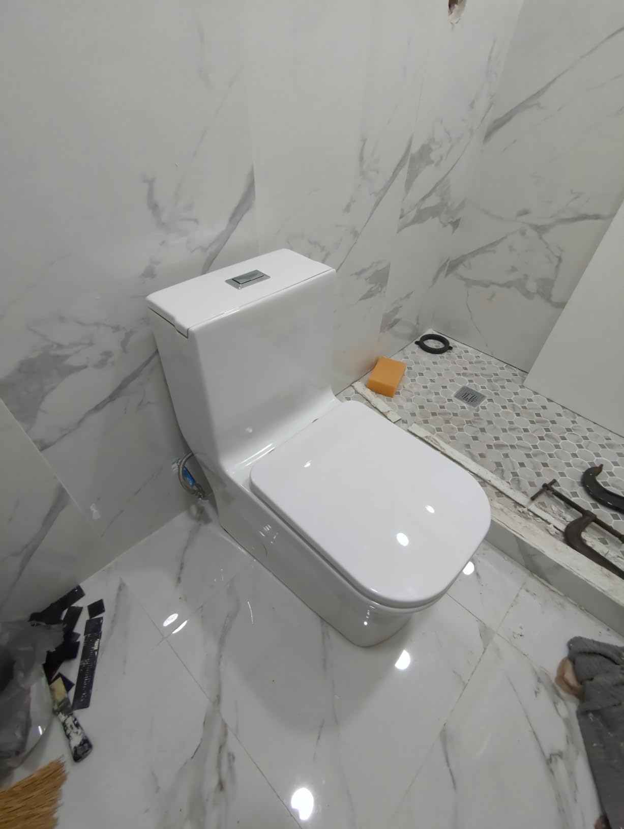 Swiss Madison SM-1T278, Concorde One Piece Square Toilet Dual Flush 1.1/1.6 gpf with 10