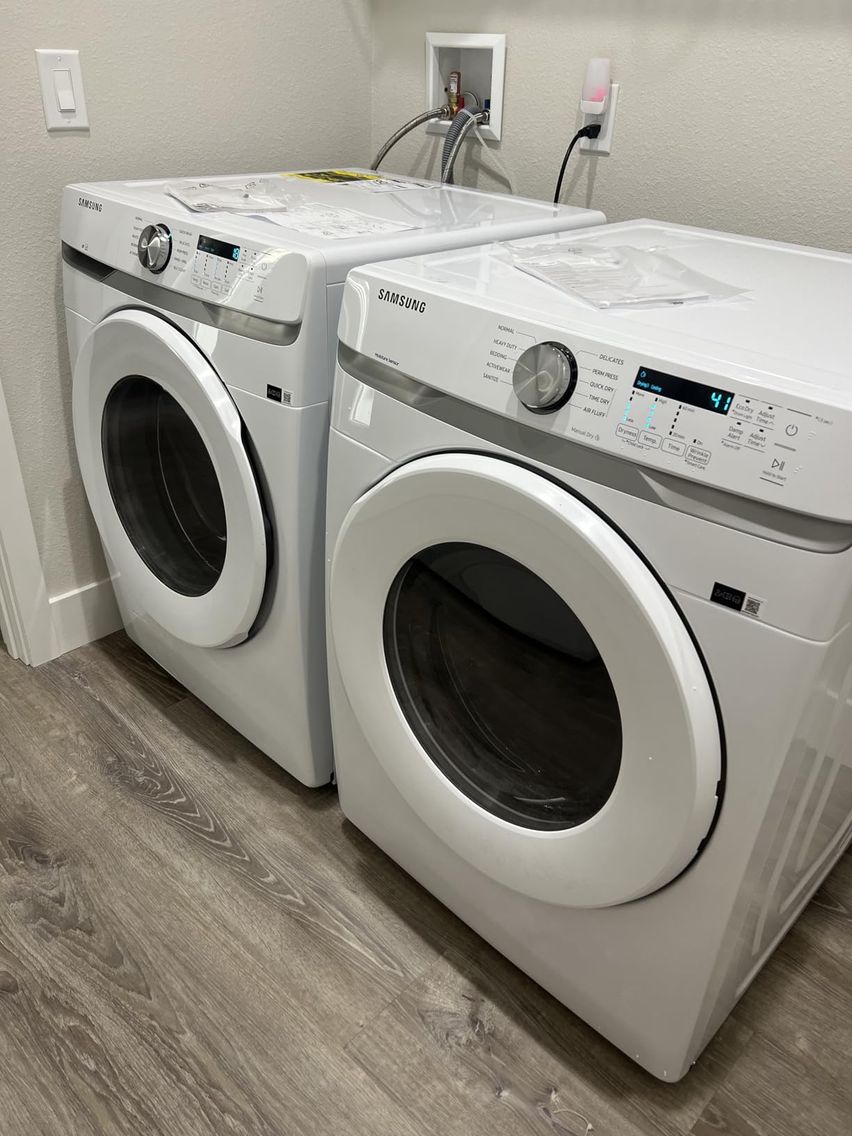 Samsung WF45T6000WPR White Front Load Laundry Package customer photo 1