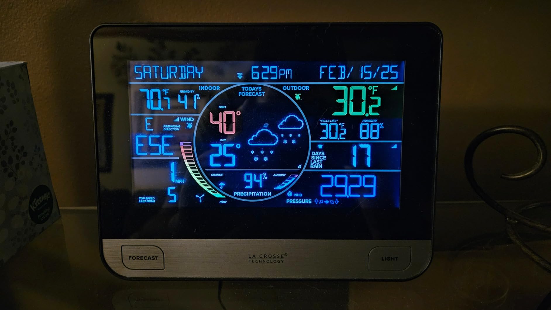 La Crosse Technology 328-69357-INT Wi-Fi Professional Weather Station customer photo 1