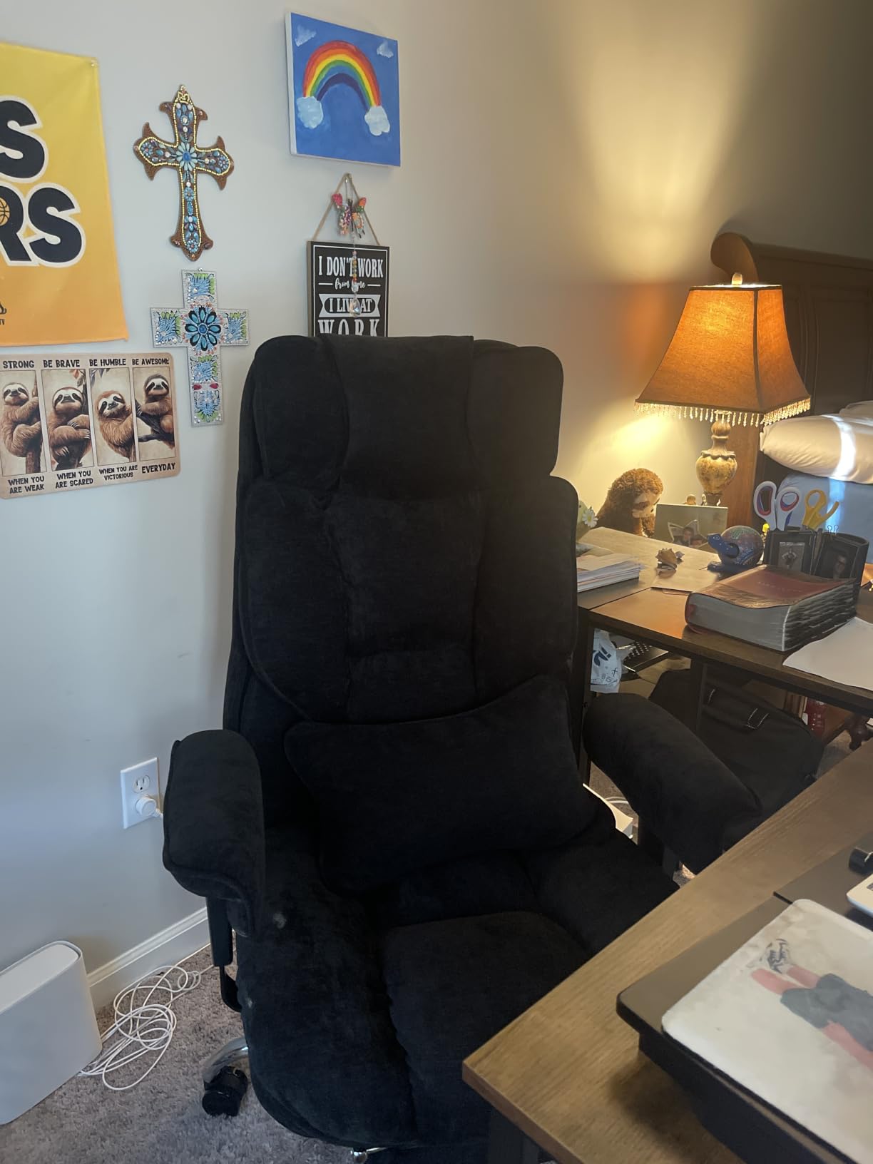 Efomao Big and Tall Office Chair 400lbs, Executive PU Leather Desk Chair with Footrest & Lumbar Support, Heavy Duty Computer Seating for Home, White customer photo 2