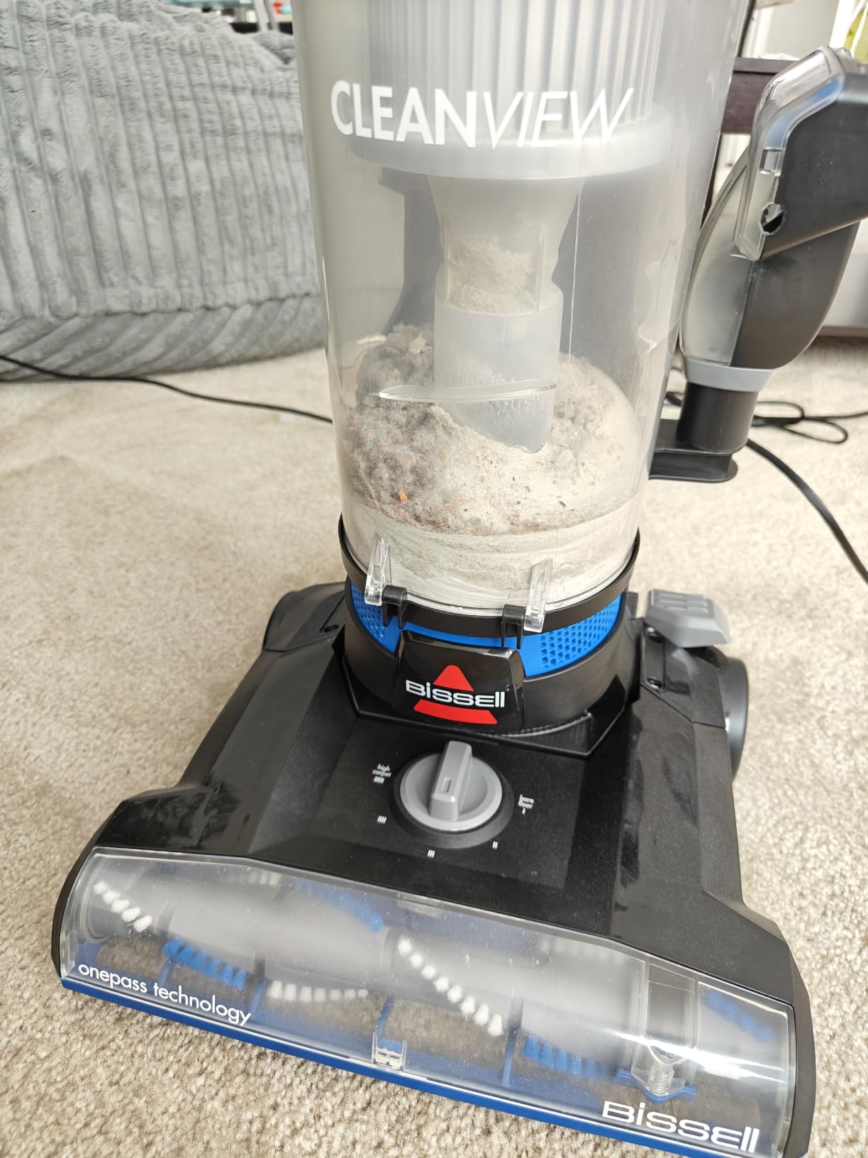 Bissell CleanView Upright Vacuum with Active Extension Wand, XL 2L Dirt Tank Capacity, Powerful Suction & OnePass Technology for Carpets & Hard Floors, 3536 customer photo 2
