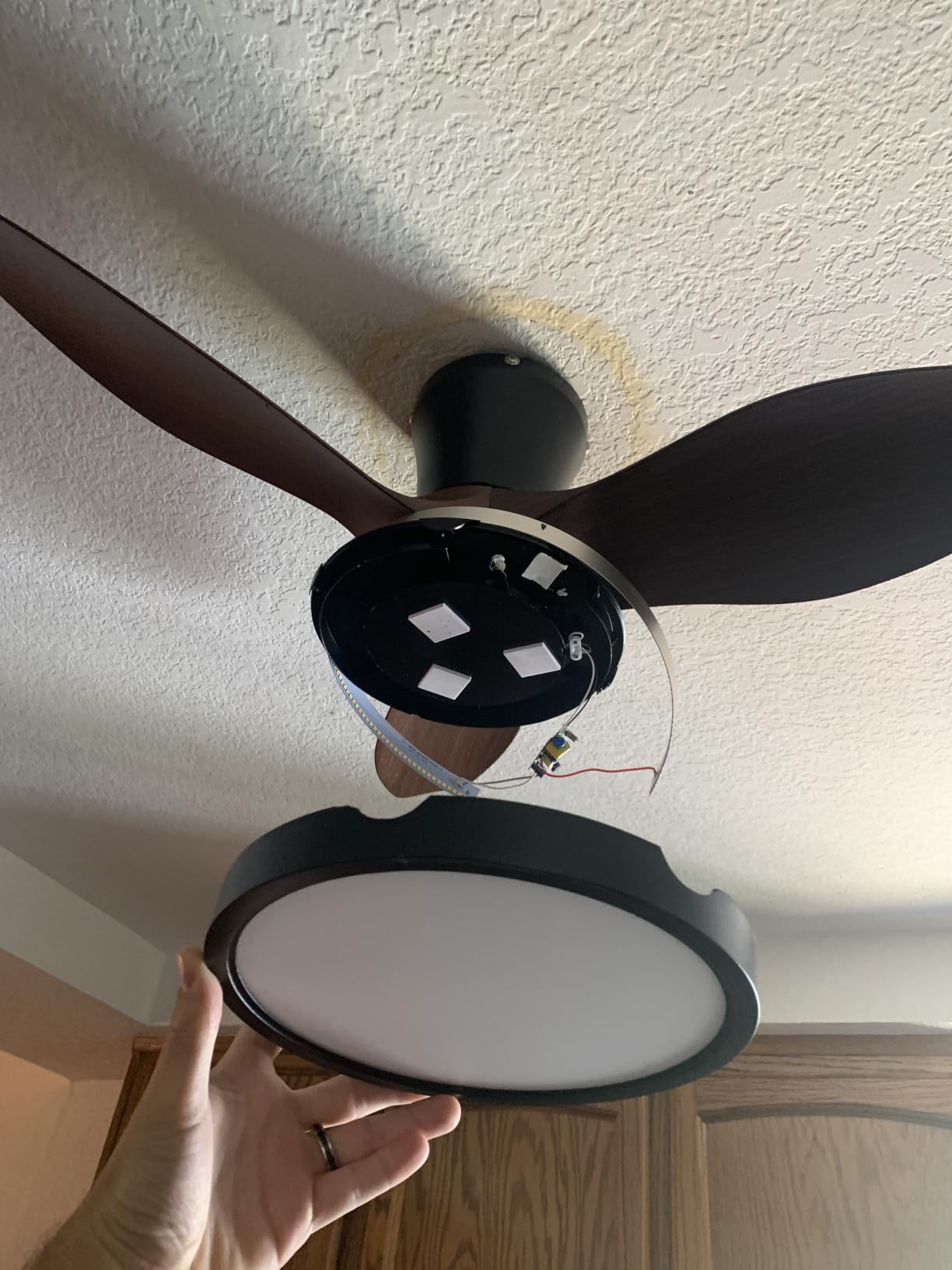 ocioc Quiet Ceiling Fan with LED Light DC Motor 32 inch Large Air Volume Remote Control White for Kitchen Bedroom Dining Room Patio customer photo 1
