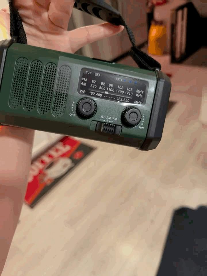Leaton Hand Crank Emergency Radio, NOAA Weather Radio AM/FM,10000mAh customer photo 1