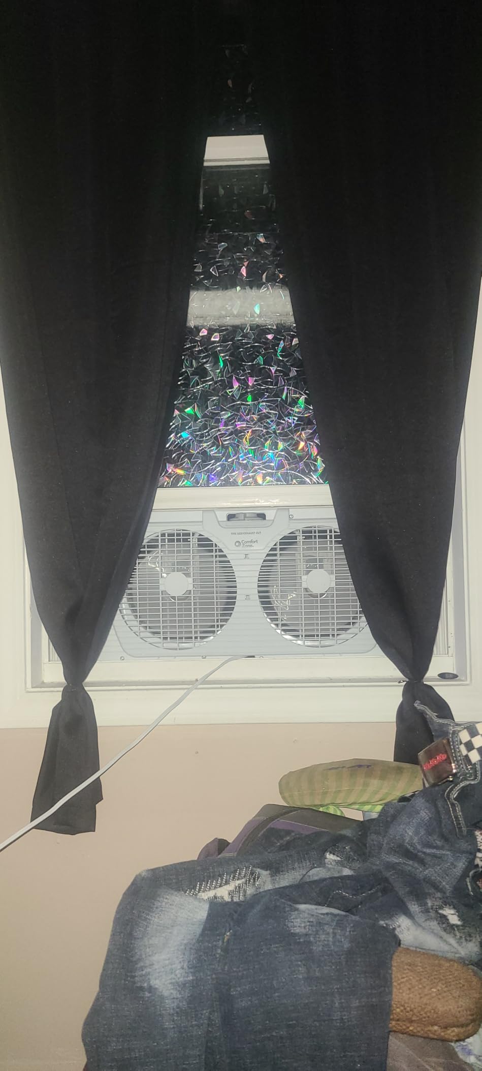 Comfort Zone Reversible Twin Window Fan with 3-Speeds & Expandable Width customer photo 1