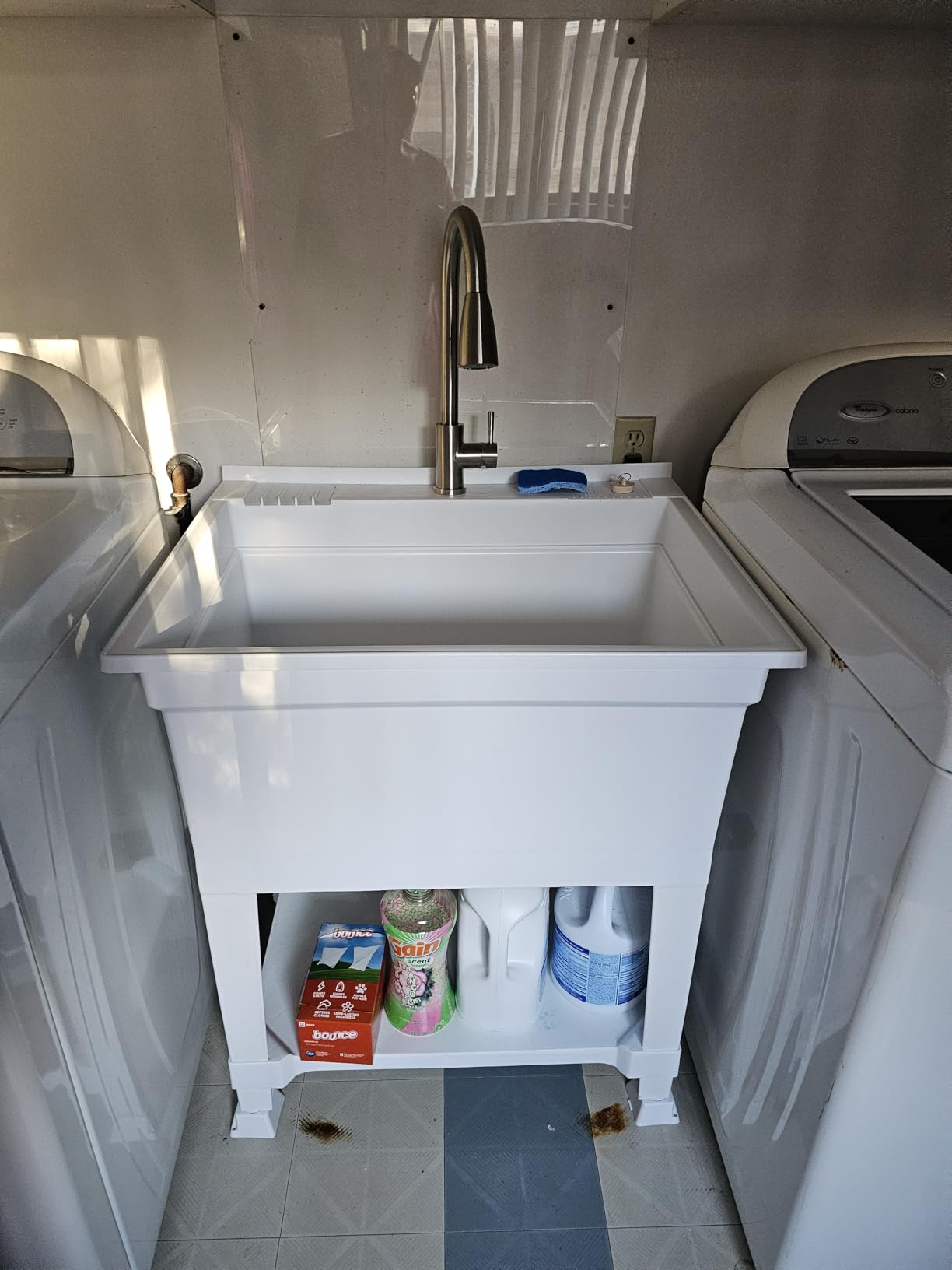 UTILITYSINKS Freestanding Utility Sink - Quick Connect Drain - 24 x 24 in customer photo 2