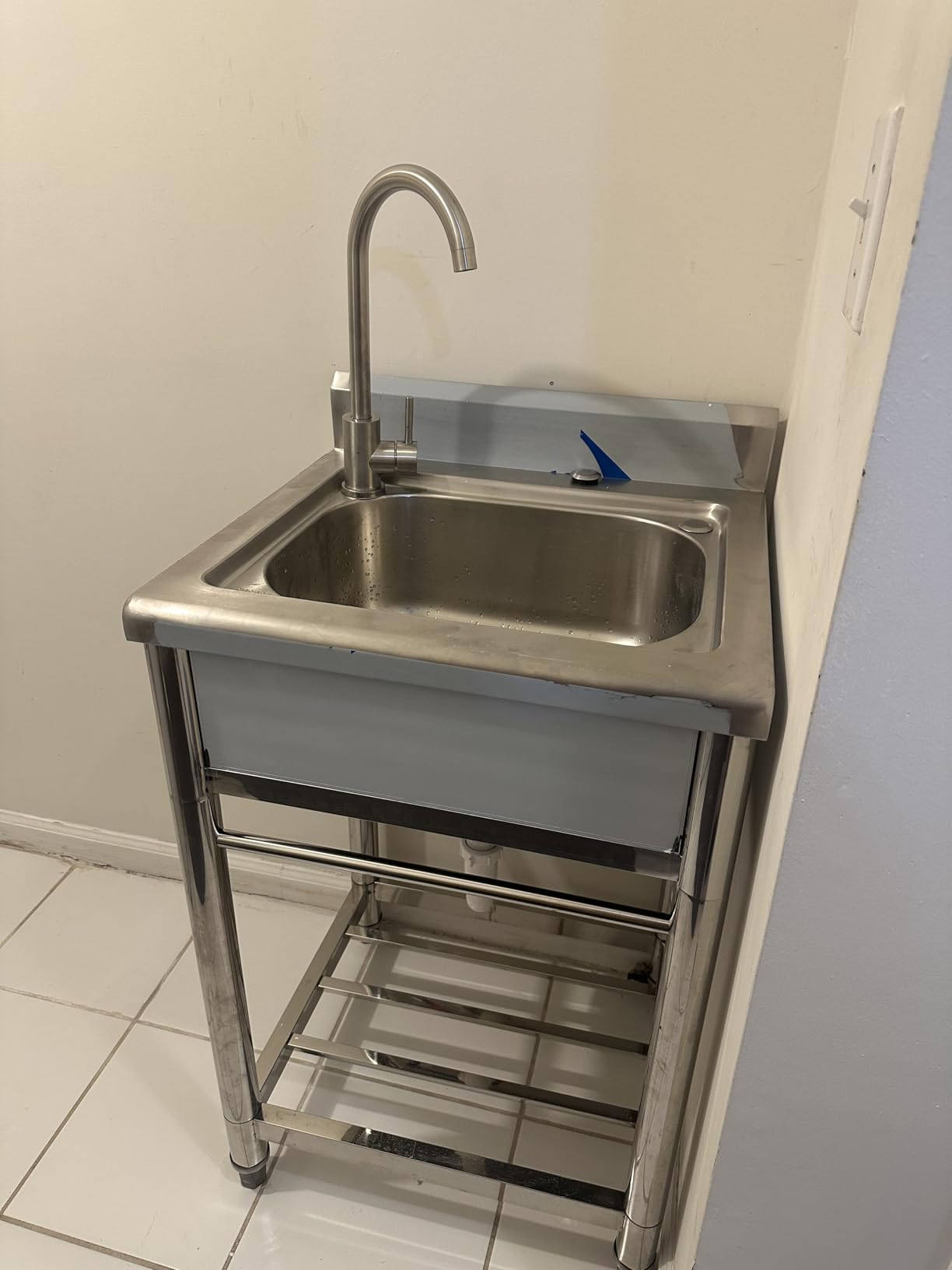 Stainless Steel Utility Sink, Freestanding Single Bowl Garage Sink 22 Inch customer photo 1