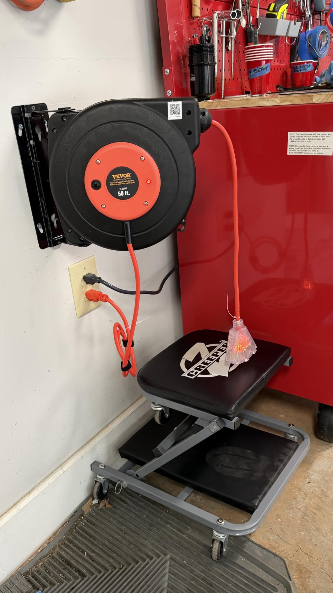 VEVOR 50FT Retractable Extension Cord Reel, Heavy Duty 14AWG/3C SJTOW Cord customer photo 1