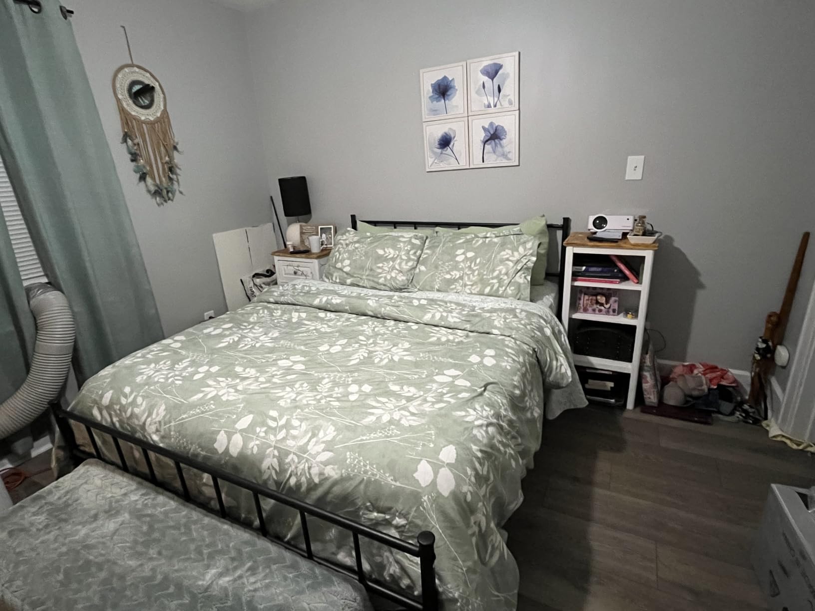 DIIYIV Queen Metal Bed Frame,Steel Slat Support,Noise Free,Easy Assembly customer photo 1