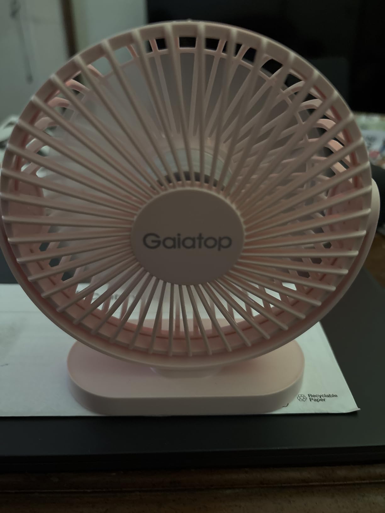 Gaiatop USB Desk Fan, 5.5 Inch Quiet 3 Speeds Small Portable Fan Black customer photo 1