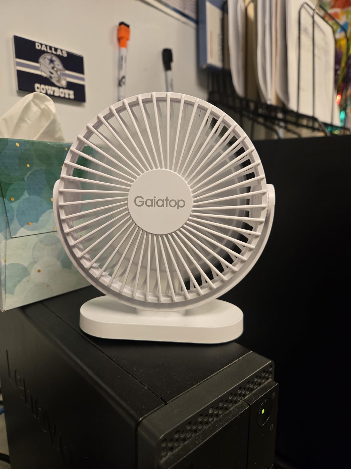 Gaiatop USB Desk Fan, 5.5 Inch Quiet 3 Speeds Small Portable Fan Black customer photo 2