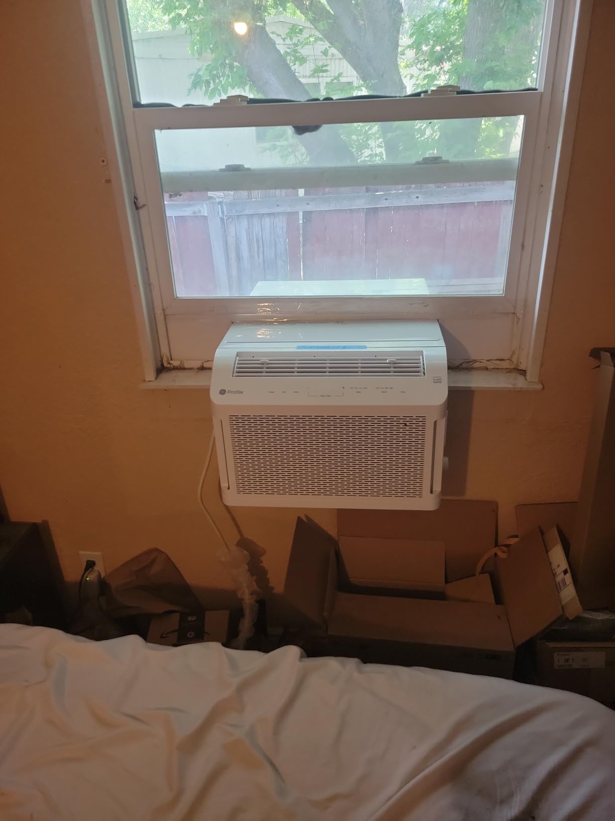 GE Profile ClearView Inverter Window Air Conditioner Unit, 12,200 BTU, Energy Efficient Cooling up to 550 sq ft., Ultra Quiet, SMART Home Capable, Includes Remote, White customer photo 2