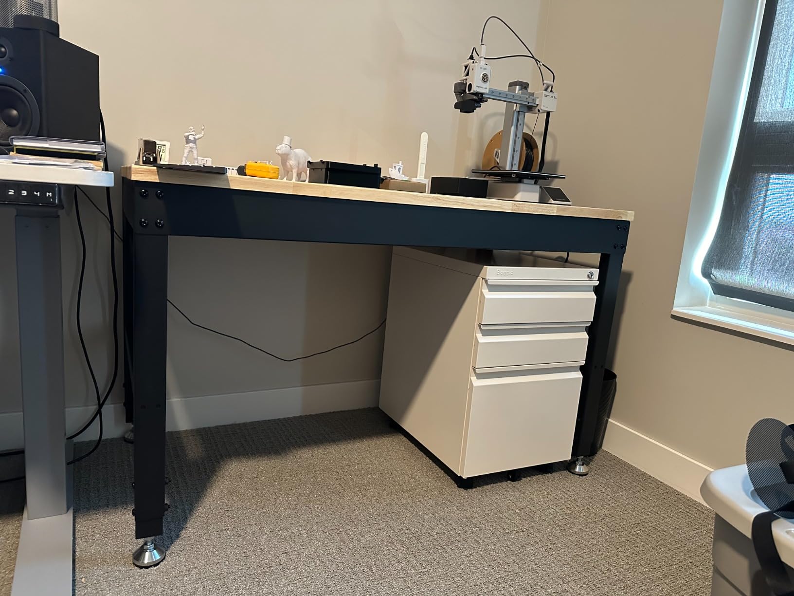 HABUTWAY Height Adjustable Workbench with Wheels 48