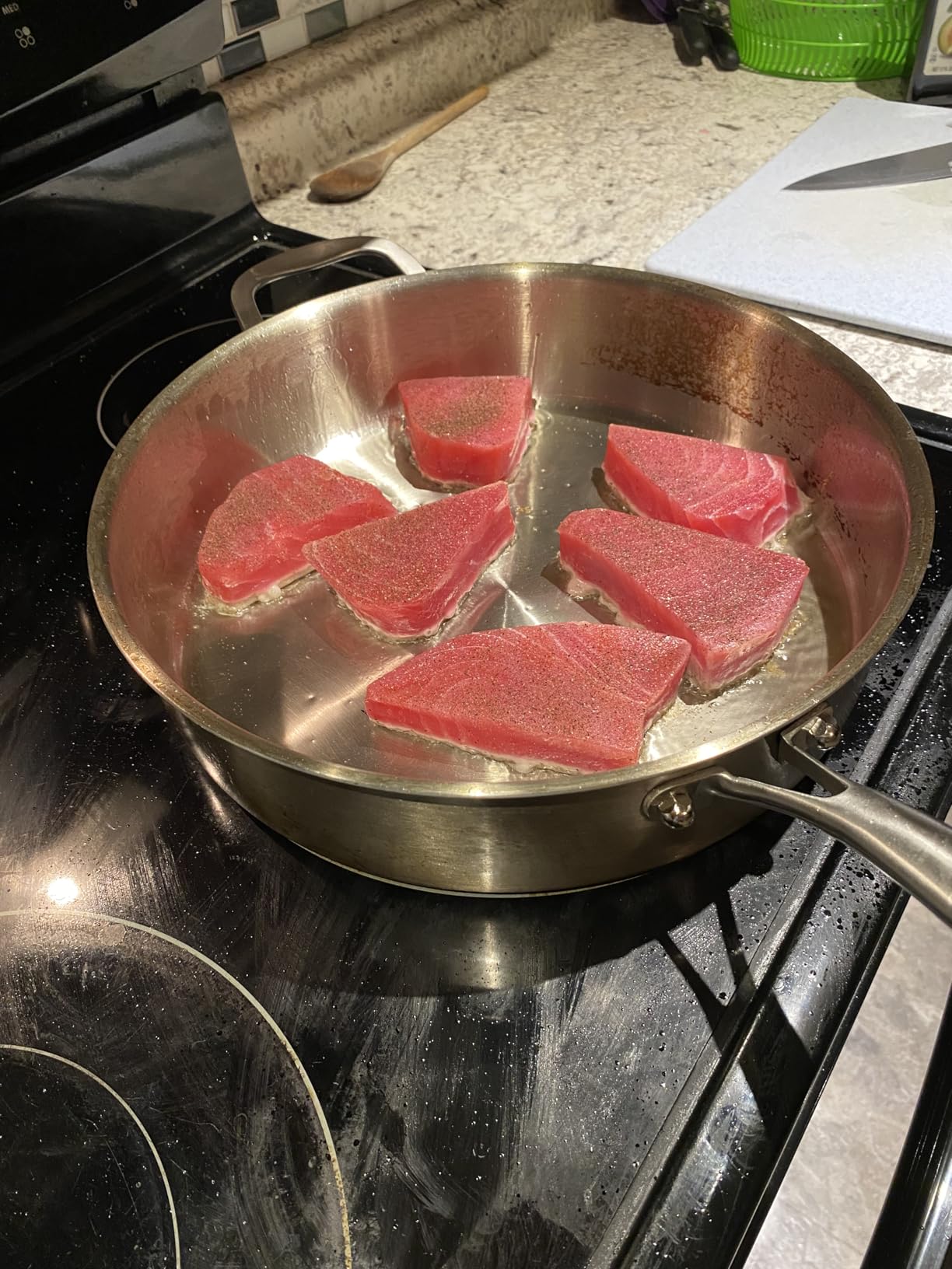 DELARLO Tri-Ply Stainless Steel Frying Pan,12 inch Skillet with Lid,6 Quart Saute Pan,Compatible with All Cooktops,Oven Up to 660℉,Chicken Fryer,Dishwasher-Friendly customer photo 2