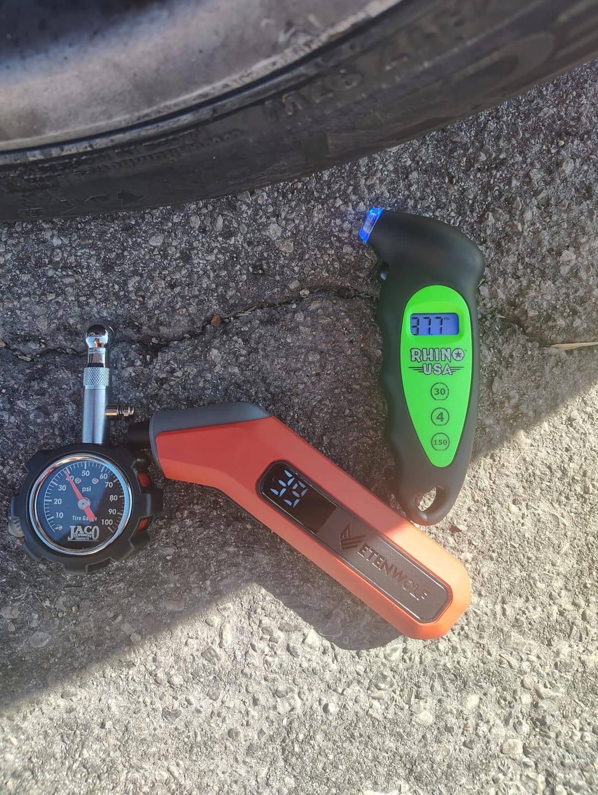 ETENWOLF T300 Digital Tire Pressure Gauge 200 PSI for Car, RV, Truck, Bikes customer photo 2
