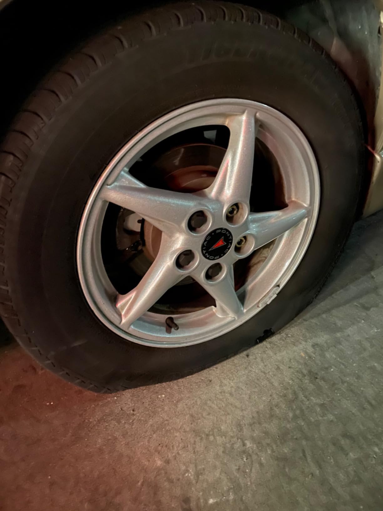 Uniroyal Tiger Paw Touring A/S All Season Car Tire for Passenger Cars and Minivans - 225/60R16 98V customer photo 1