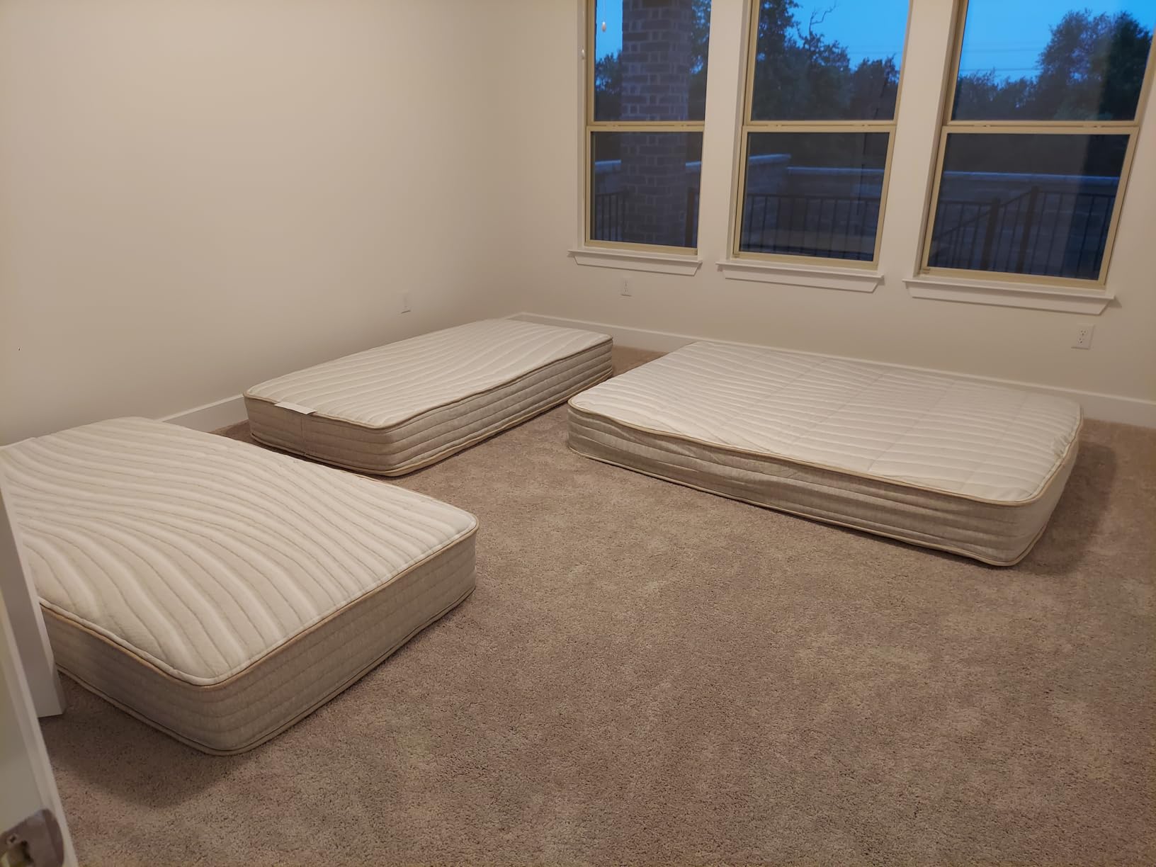 Ethical Mattress Co 10-inch Organic Hybrid Mattress, Non Toxic, Queen customer photo 2