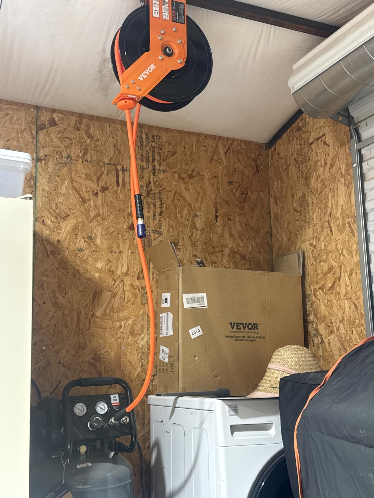 VEVOR Retractable Air Hose Reel 3/8 IN x 50 FT Hybrid Air Hose Max 300PSI customer photo 1