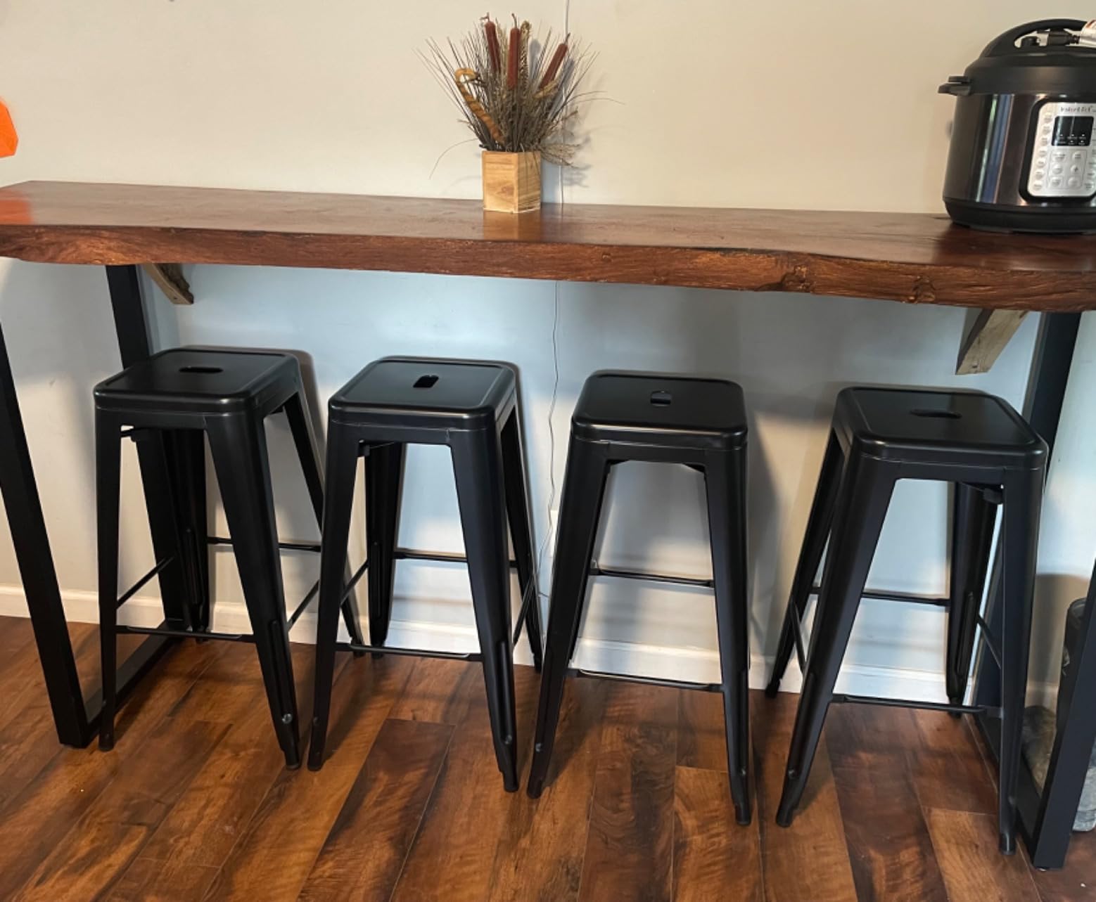 Furmax 30'' Metal Bar Stools Set of 4, Stackable for Indoor Outdoor, Black customer photo 1