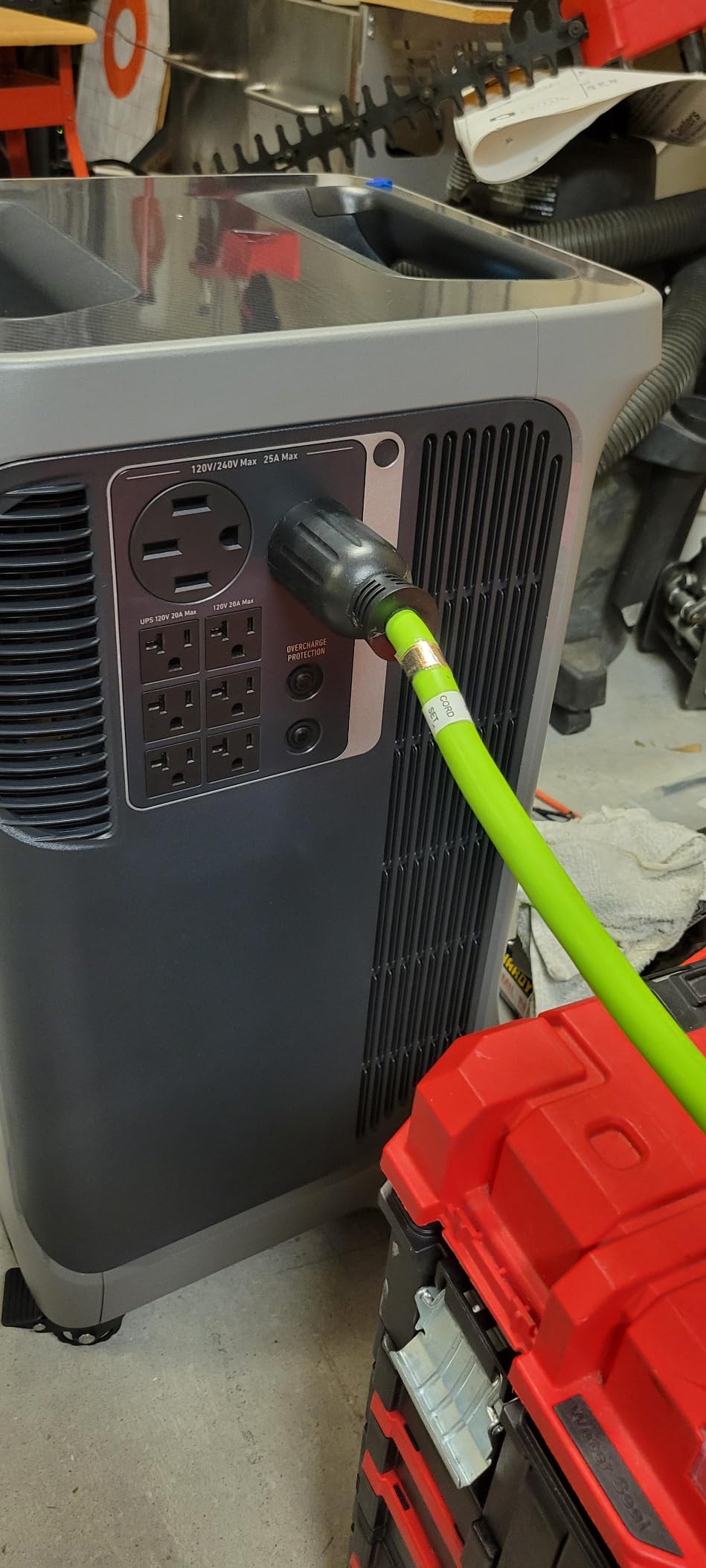 Anker SOLIX F3800 Portable Power Station, 3,840Wh customer photo 1
