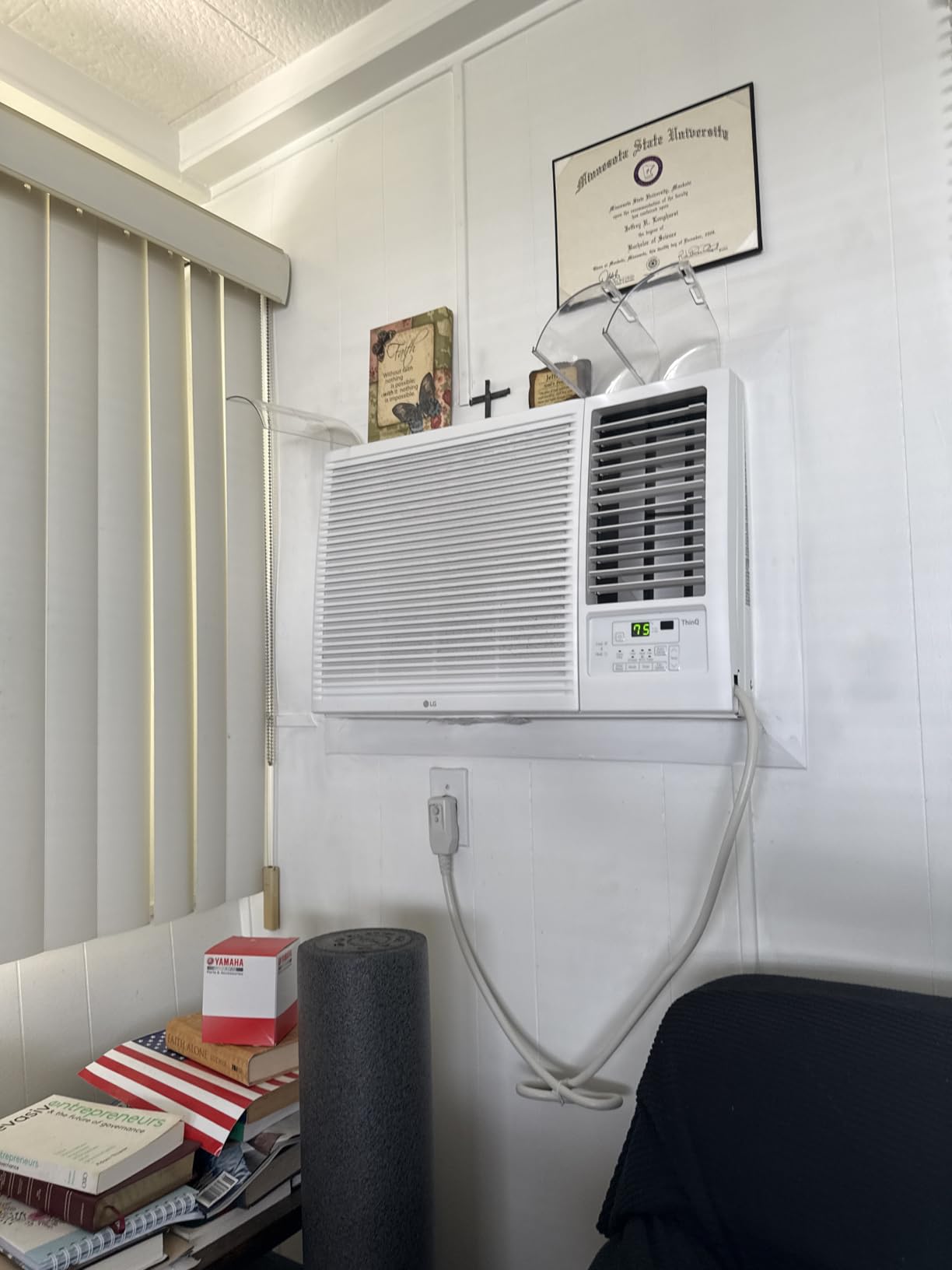 LG 23,000 BTU 230V Window-Mounted Air Conditioner with 9,200/11,200 BTU Supplemental Heat Function customer photo 1