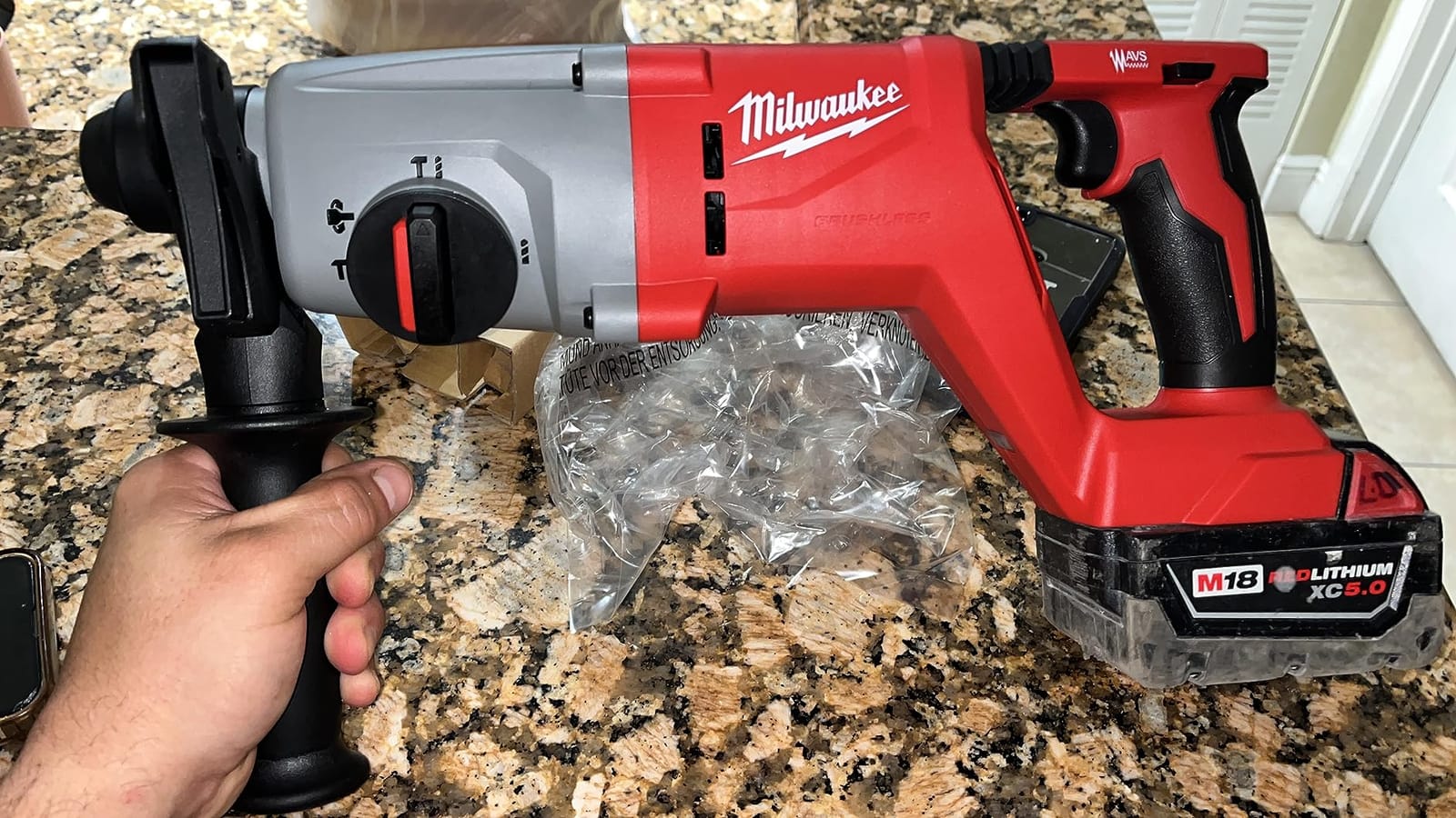 Milwaukee Electric - M18. BRUSHLESS 1. SDS Plus D-Handle Rotary Hammer customer photo 1