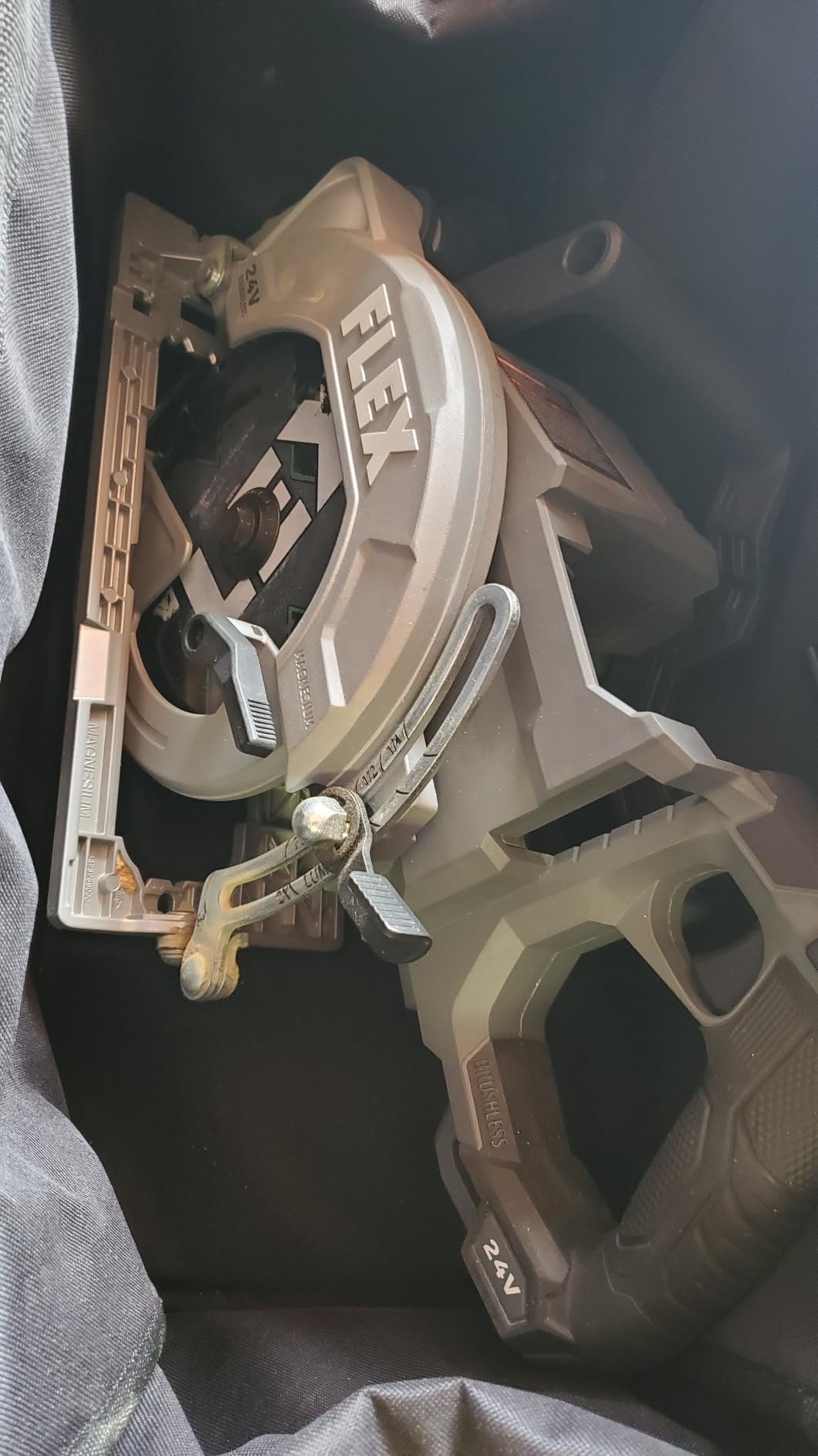 FLEX 24V Brushless Cordless 7-1/4-Inch Rear Handle Circular Saw Kit with 10.0Ah Stacked Lithium Battery and 280W Rapid Charger - FX2141R-1J customer photo 1