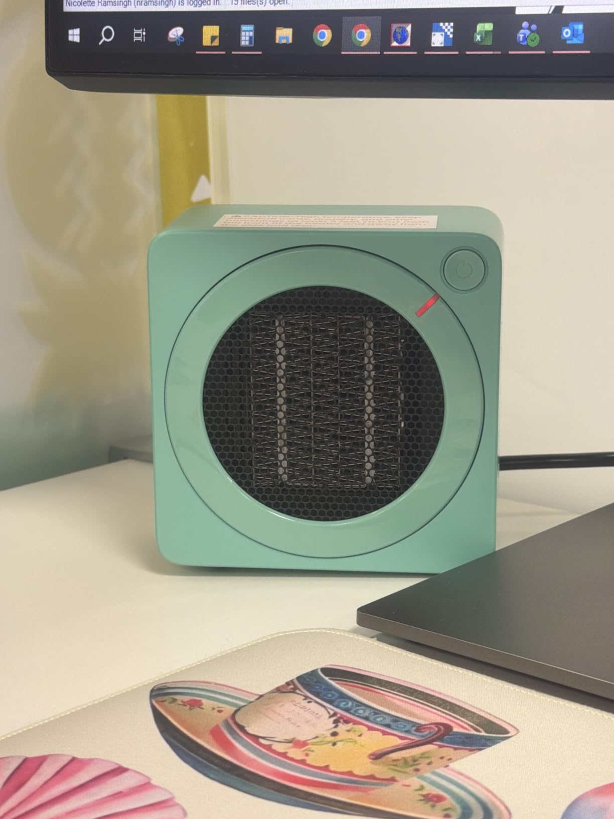 Gaiatop Mini Space Heater, 500W Fast Heating Portable Desk Electric Heater customer photo 1