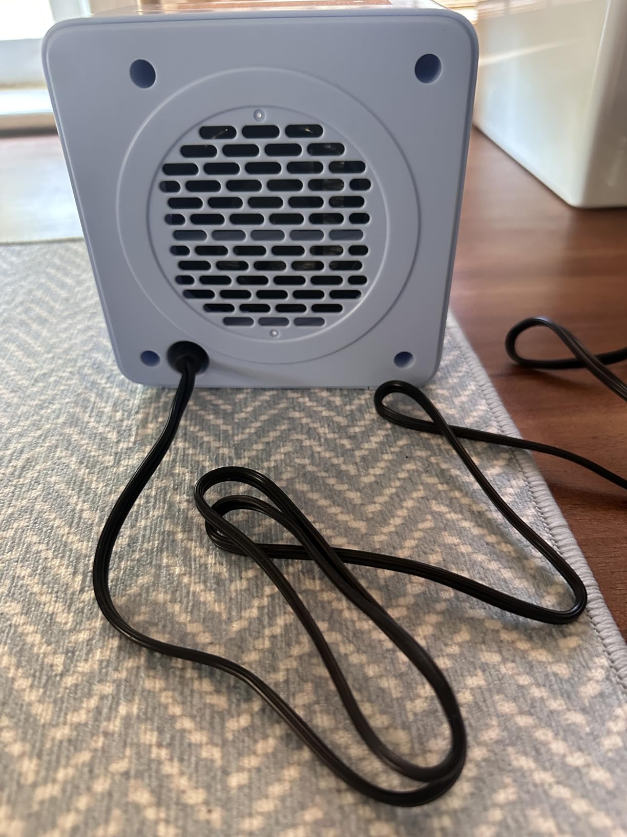 Gaiatop Mini Space Heater, 500W Fast Heating Portable Desk Electric Heater customer photo 2