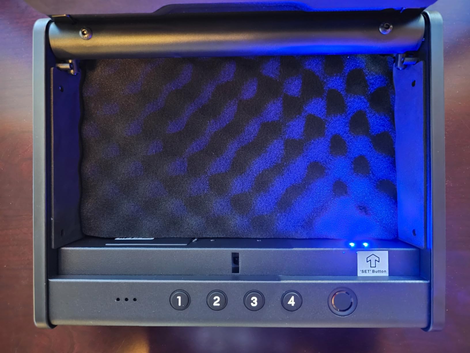 PINEWORLD Biometric Fingerprint Handgun Safe with Raised Backlit Keypad&Key customer photo 2