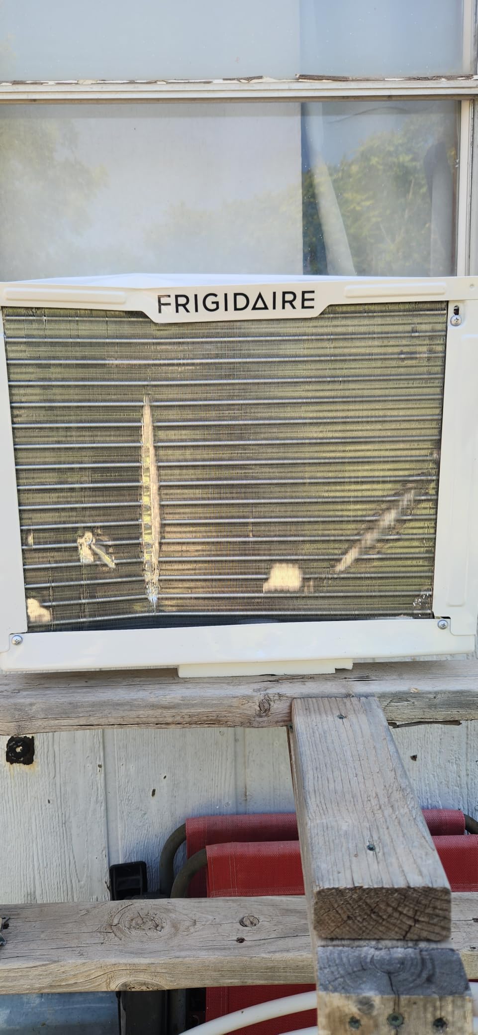 Frigidaire 12,000 BTU Smart Window Air Conditioner with Wi-Fi, Cools Up to 550 Sq. Ft., Remote Control, Quiet Operation, Eco Mode, 3 Fan Speeds, White customer photo 1
