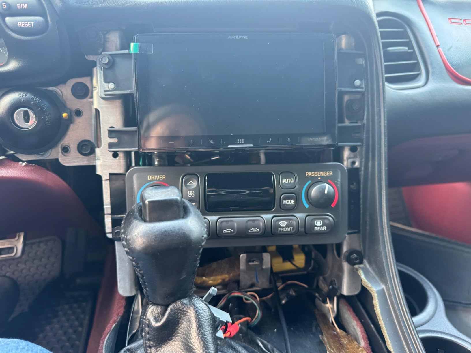 Alpine iLX-W670 Digital Multimedia Receiver with CarPlay and Android Auto Compatibility customer photo 1