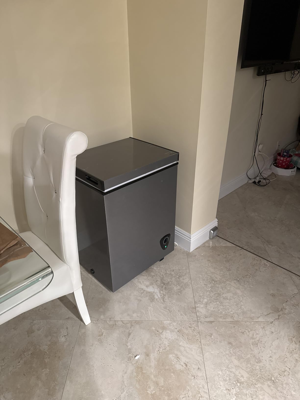 Lifeplus Chest Freezer, 3.5 Cubic Feet Small Deep Freezer Compact Top Open Door with Removable Basket, 7 Temperature Control Energy Saving Super Quiet for Kitchen Office Apartment Garage, Grey customer photo 2