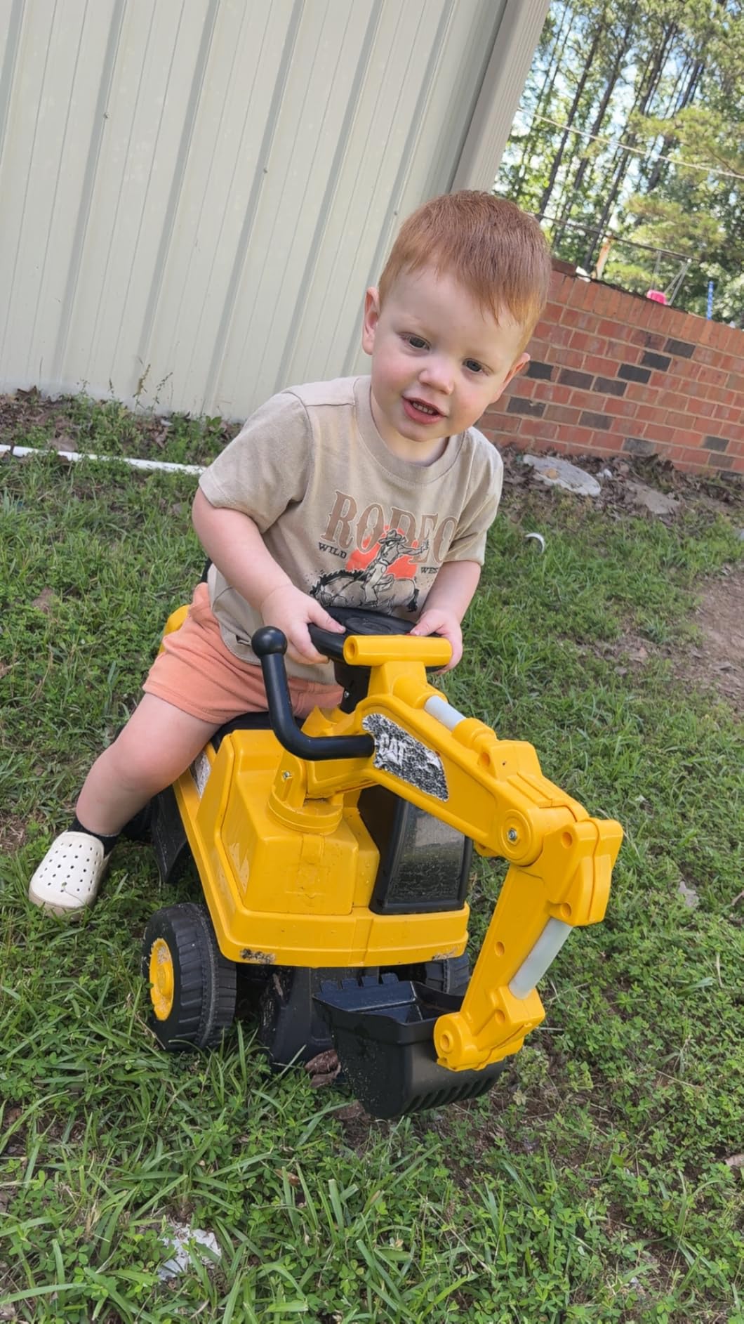 Costzon Ride on Excavator, Licensed Caterpillar Kids Excavator Digger w/Rotatable Digging Bucket, Under-seat Storage, Construction Vehicles for Kids, Ride on Toys for Toddlers 1-3 Gift (Digger) customer photo 2