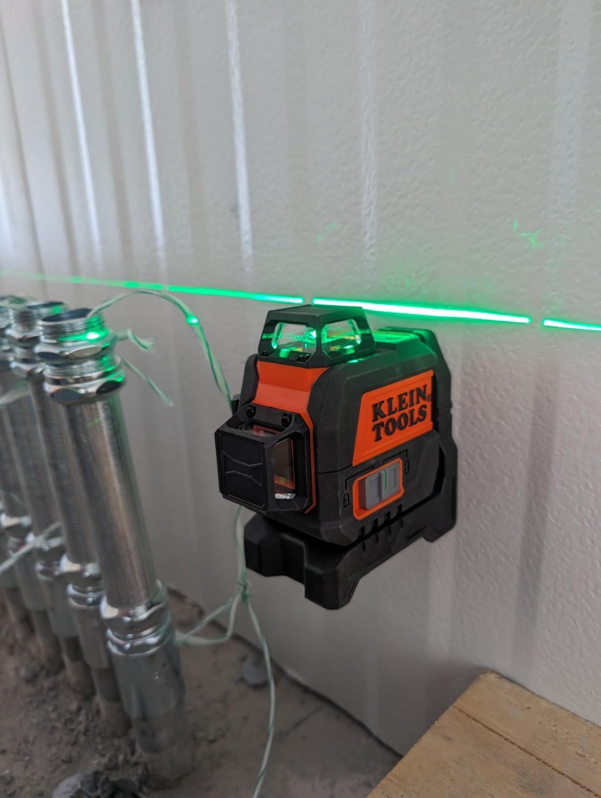 Klein Tools 93CPLG Compact Self-Leveling Laser Level, 100-Foot customer photo 1