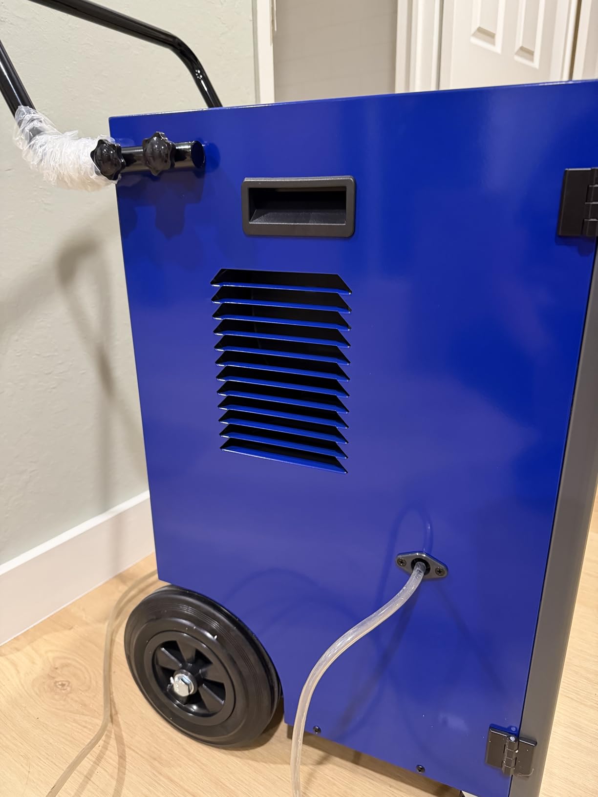 Yaufey 155 Pints Commercial Dehumidifier with Pump, for Basement up to 8000 Sq. Ft, Large Capacity Industrial Dehumidifier for Large Room with Intelligent Humidity Control customer photo 1