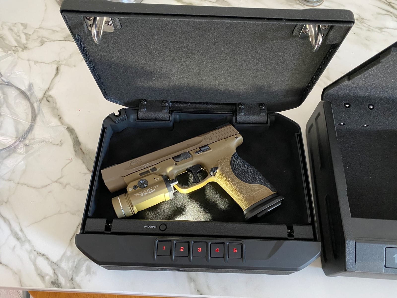 ONNAIS Iron PRO Biometric Fingerprint Gun Safe for Handgun with Keypad Lock customer photo 1