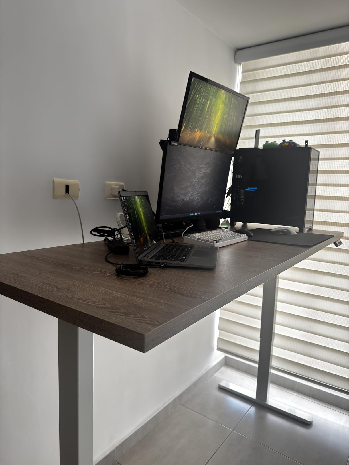 ErGear Dual Motor Standing Desk Legs for 44-90 inch Desktops, 264 lbs customer photo 2